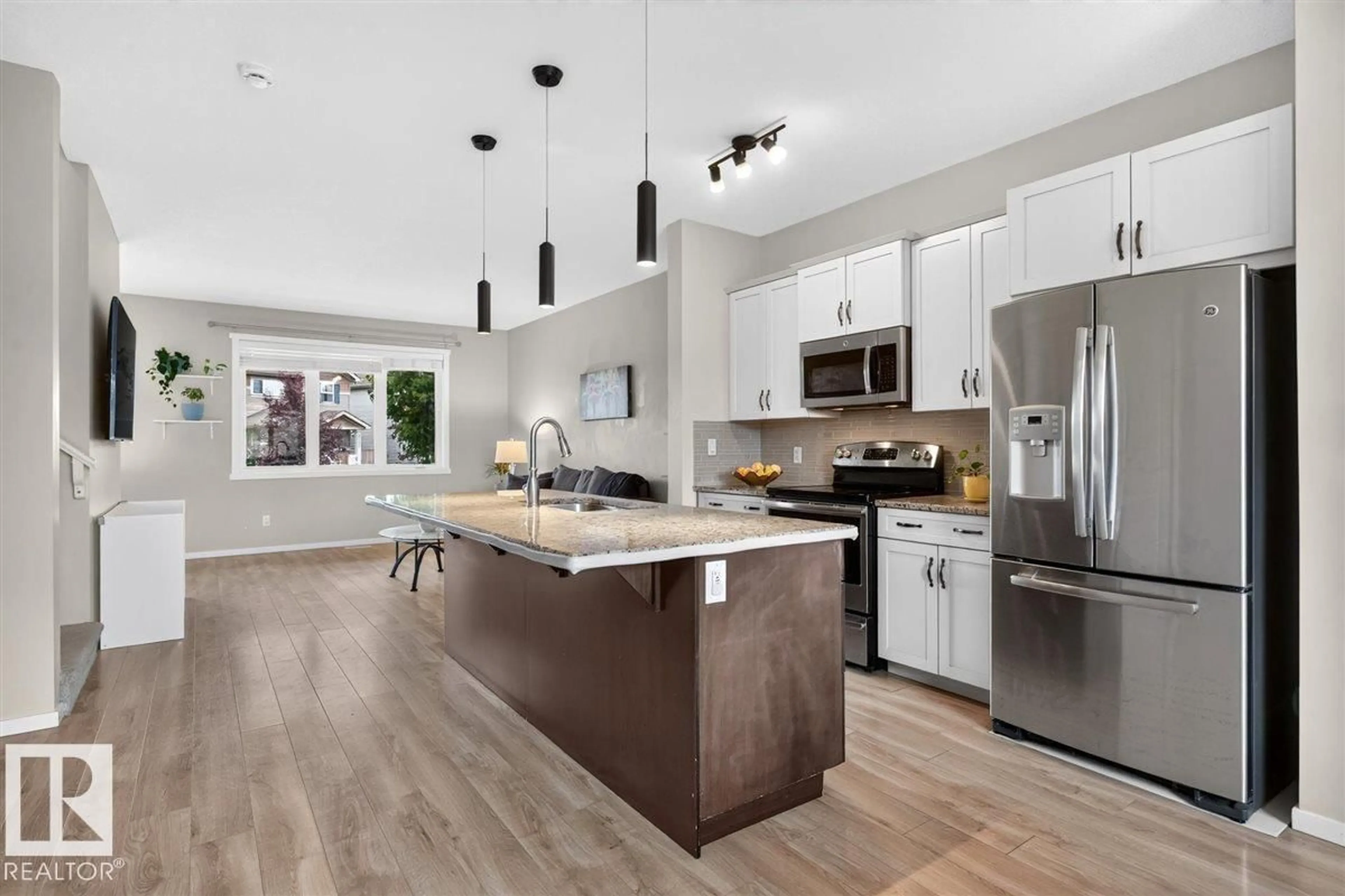 Open concept kitchen, unknown for SW - 3150 CARPENTER LANDING, Edmonton Alberta T6W2Y8