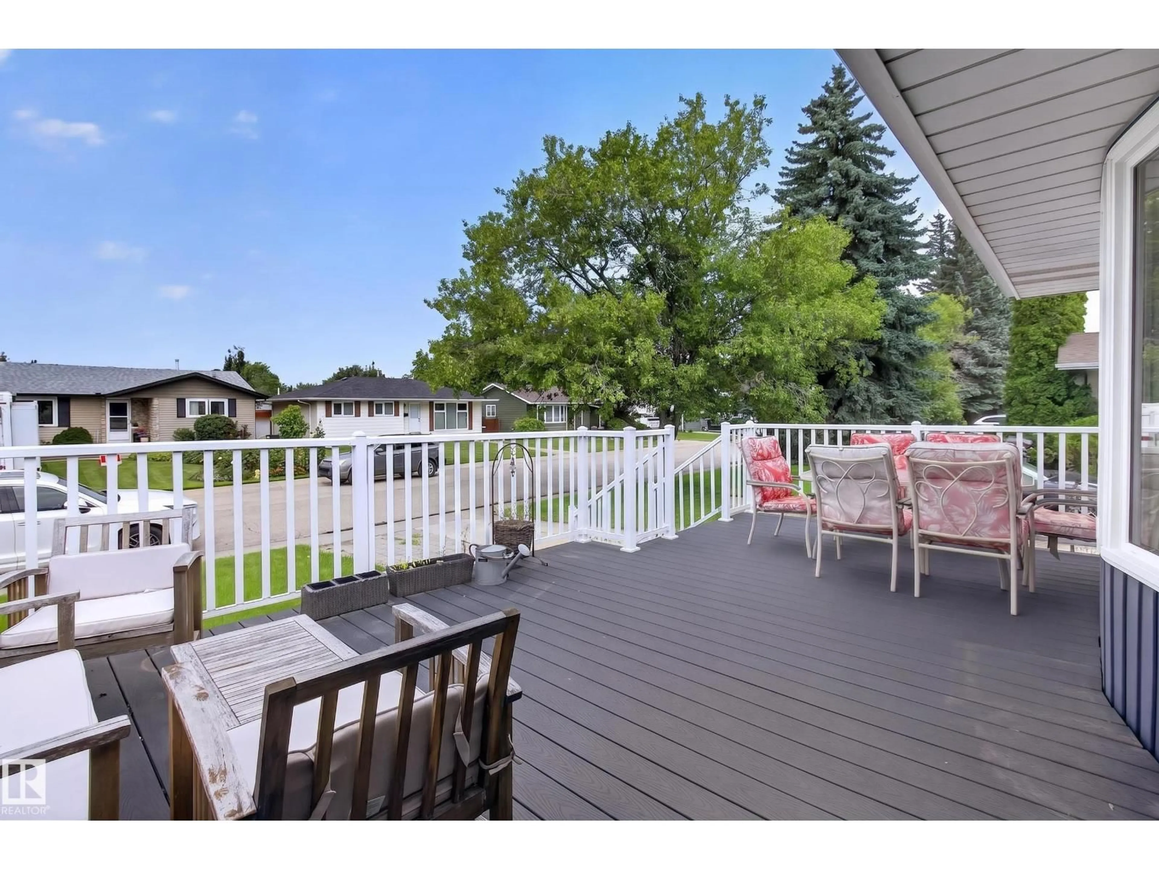 Patio, unknown for 5 WILSON CR, Sherwood Park Alberta T8A3L1