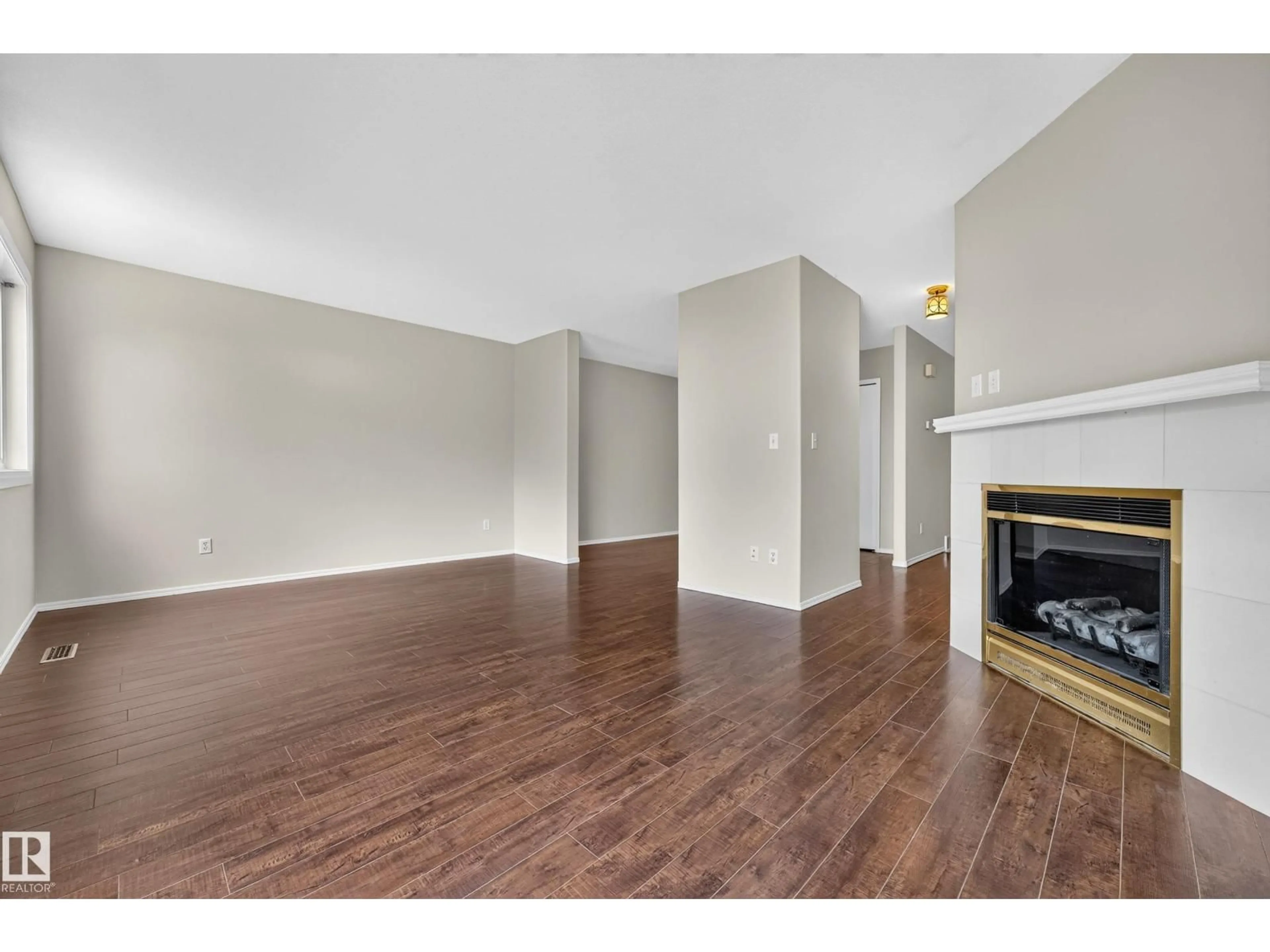 A pic of a room for #14 - 14803 34 ST, Edmonton Alberta T5Y2L3