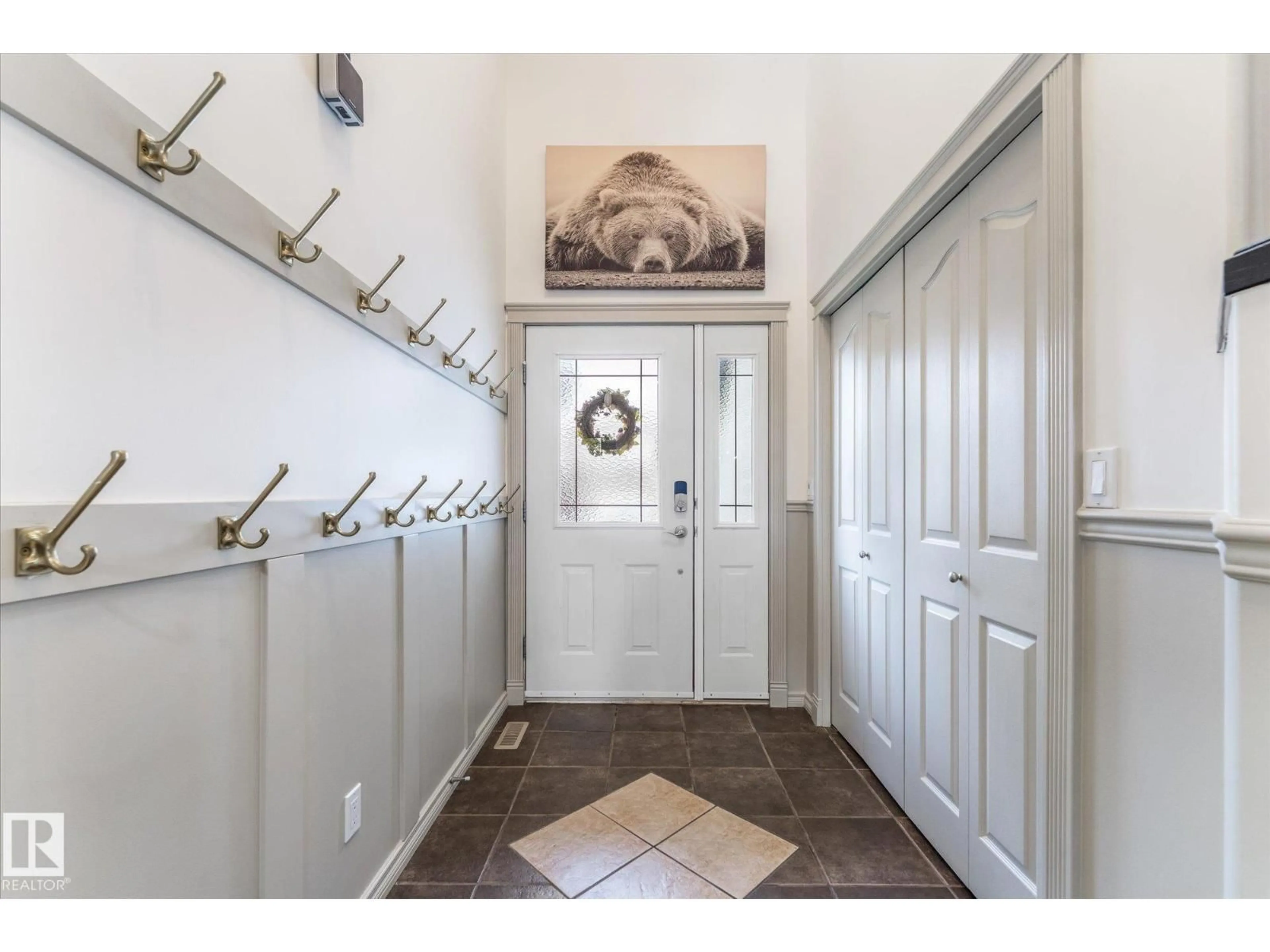 Indoor entryway for 23 DEER PARK BV, Spruce Grove Alberta T7X4M2