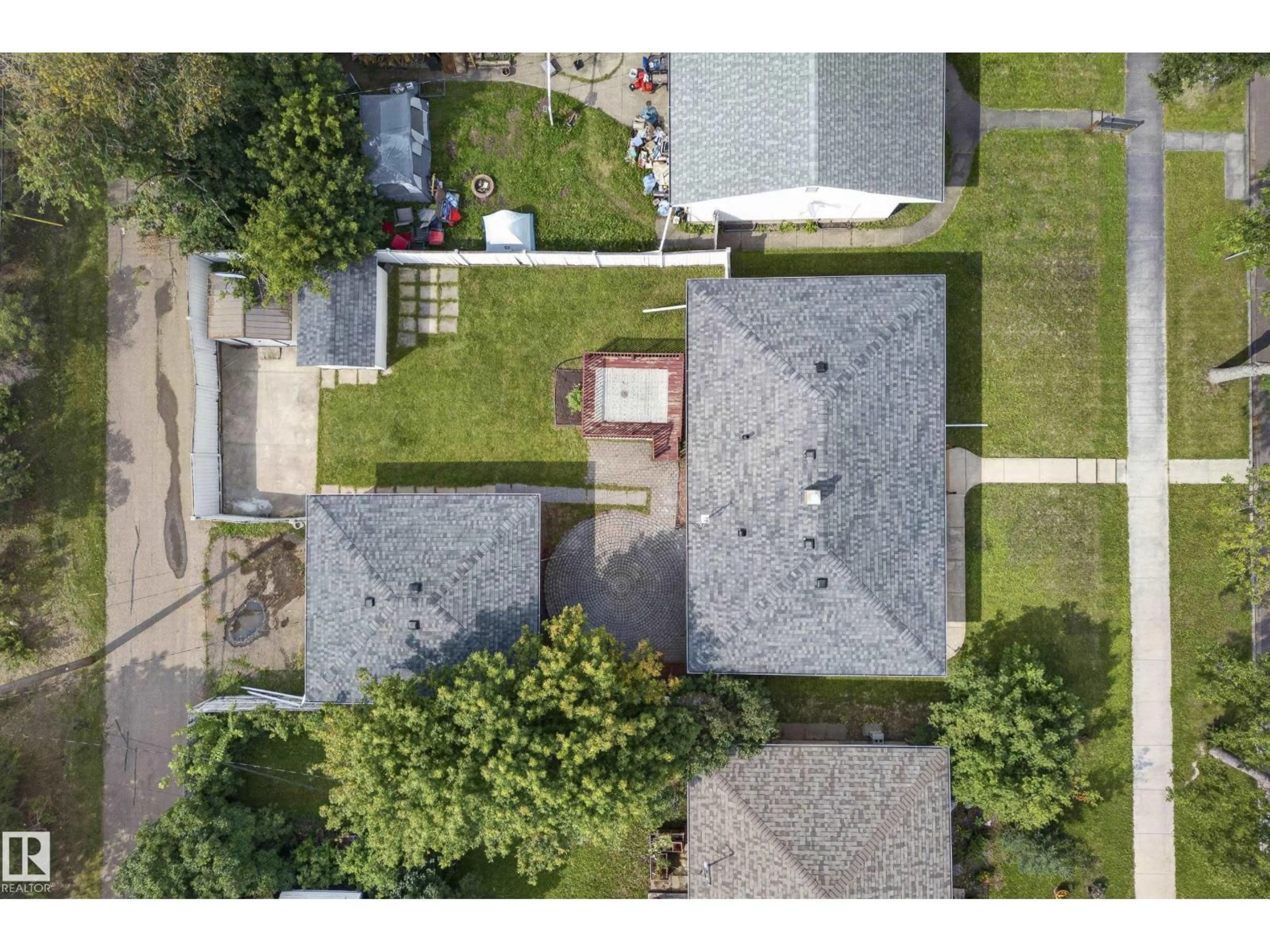 A pic from outside/outdoor area/front of a property/back of a property/a pic from drone, street for 8715 64 AV, Edmonton Alberta T6E0H4