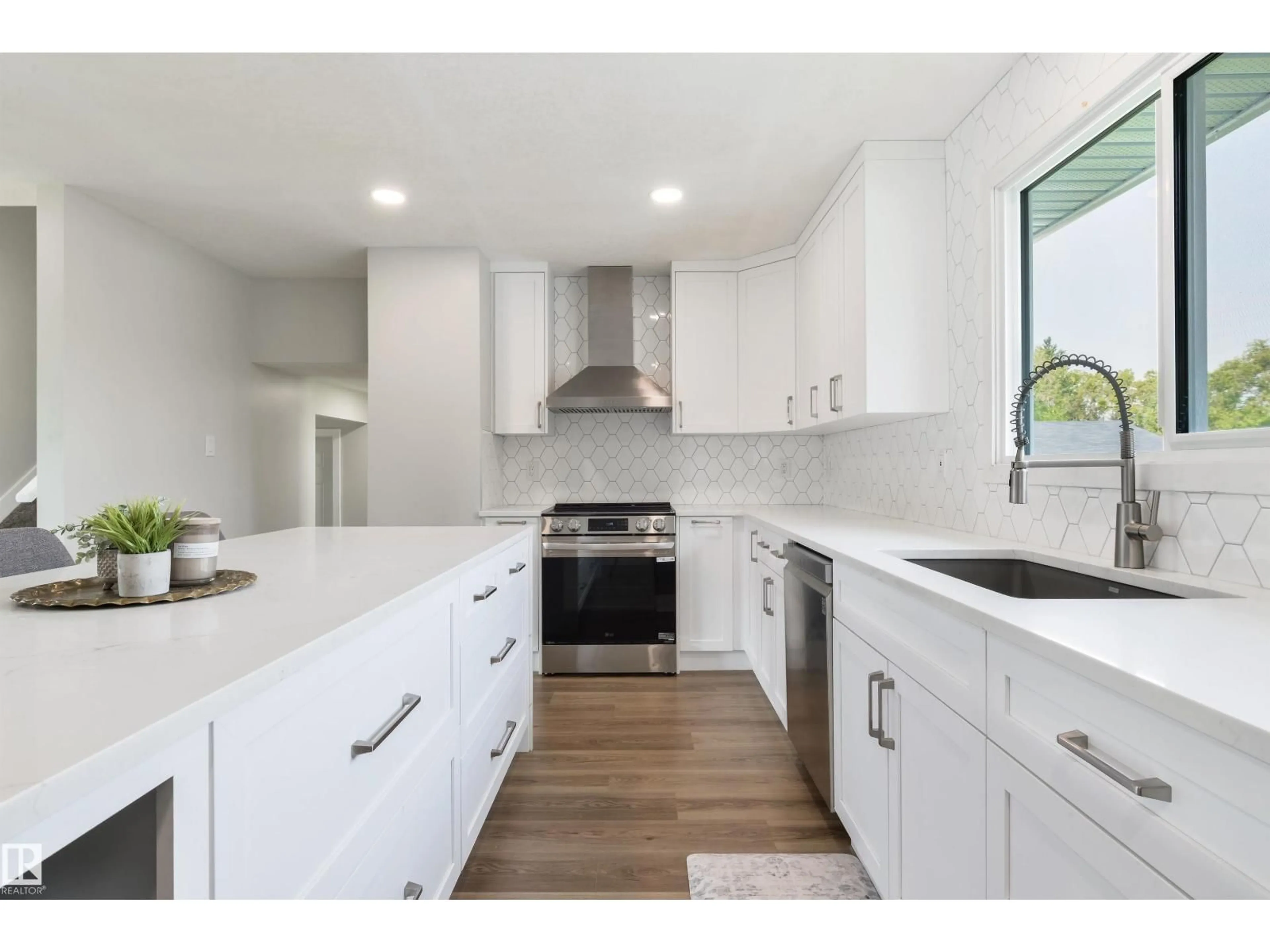 Open concept kitchen, unknown for 4614 53 AVE, Calmar Alberta T0C0V0