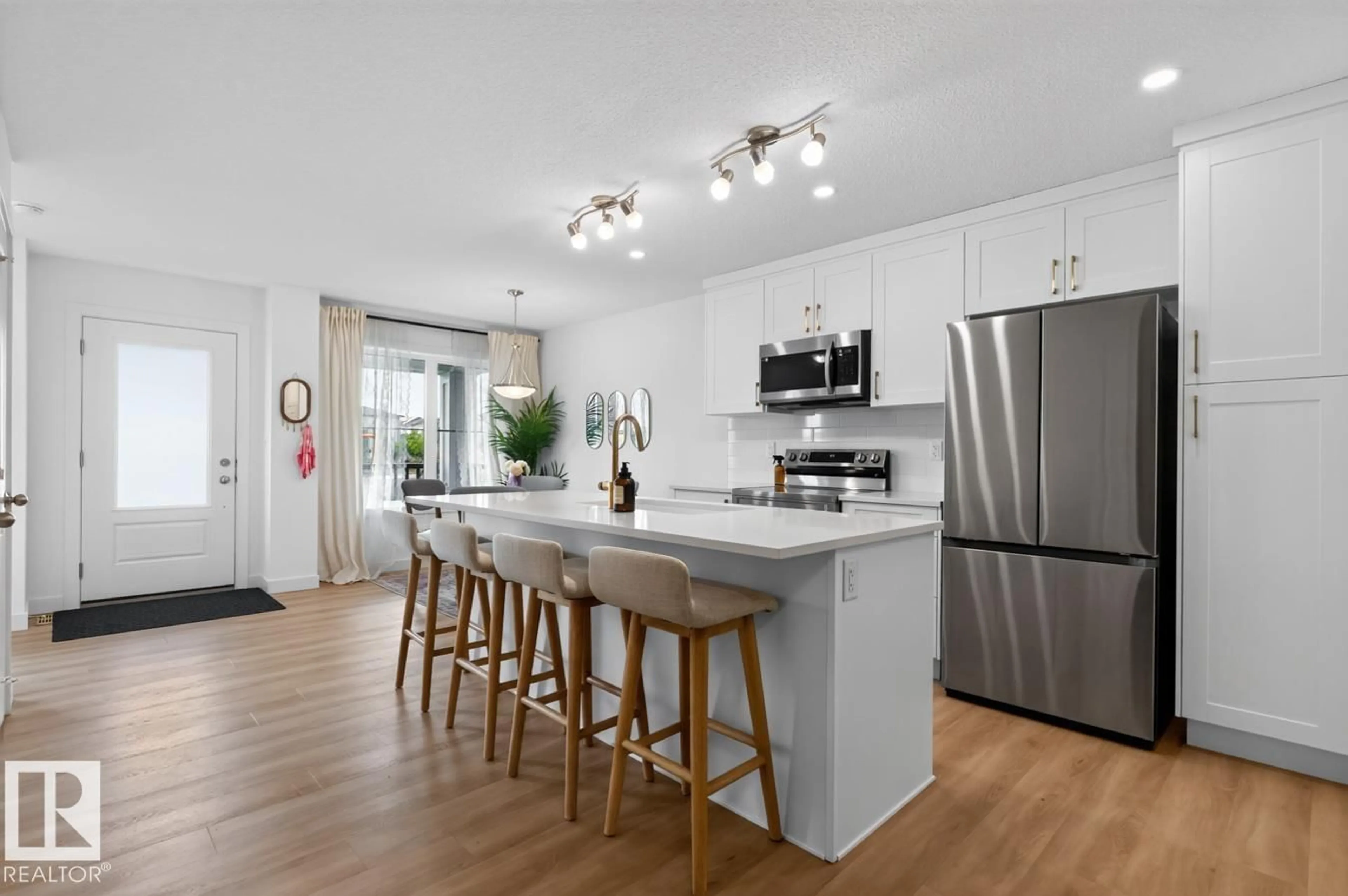 Open concept kitchen, unknown for 1037 HELEN LAVENDER LN, Sherwood Park Alberta T8H3A4