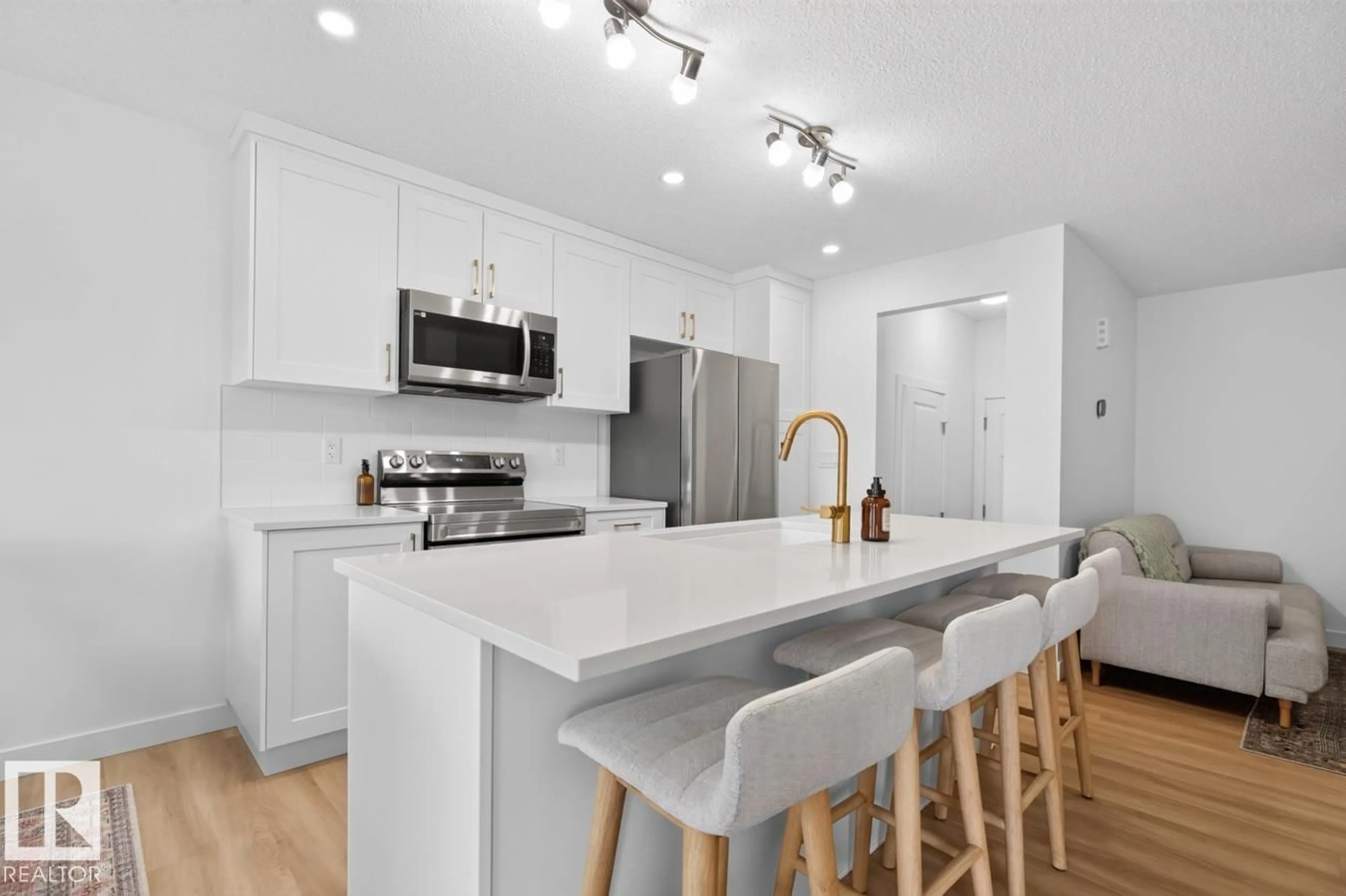 Open concept kitchen, unknown for 1037 HELEN LAVENDER LN, Sherwood Park Alberta T8H3A4