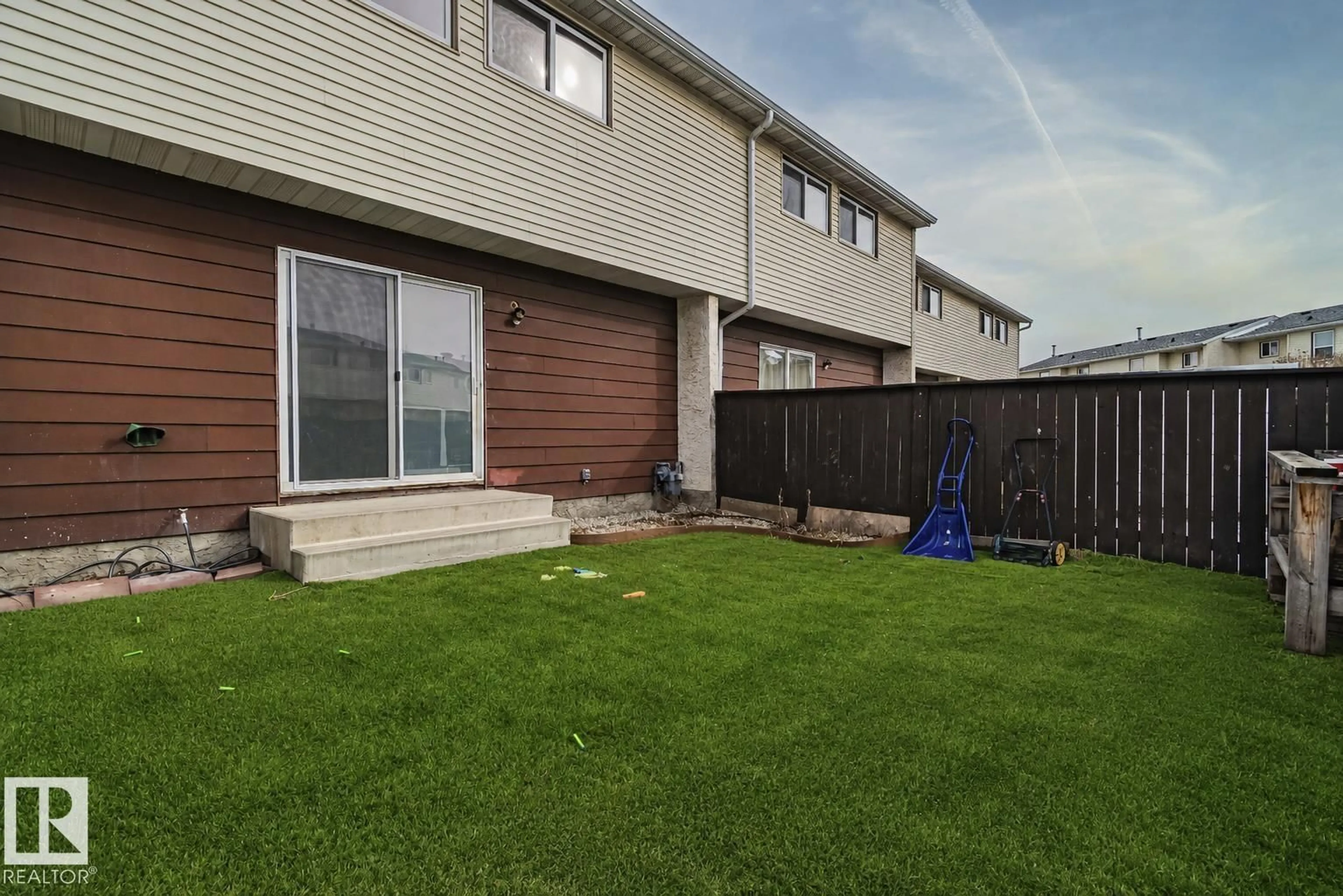 Patio, unknown for 221 HARRISON DR, Edmonton Alberta T5A2X5