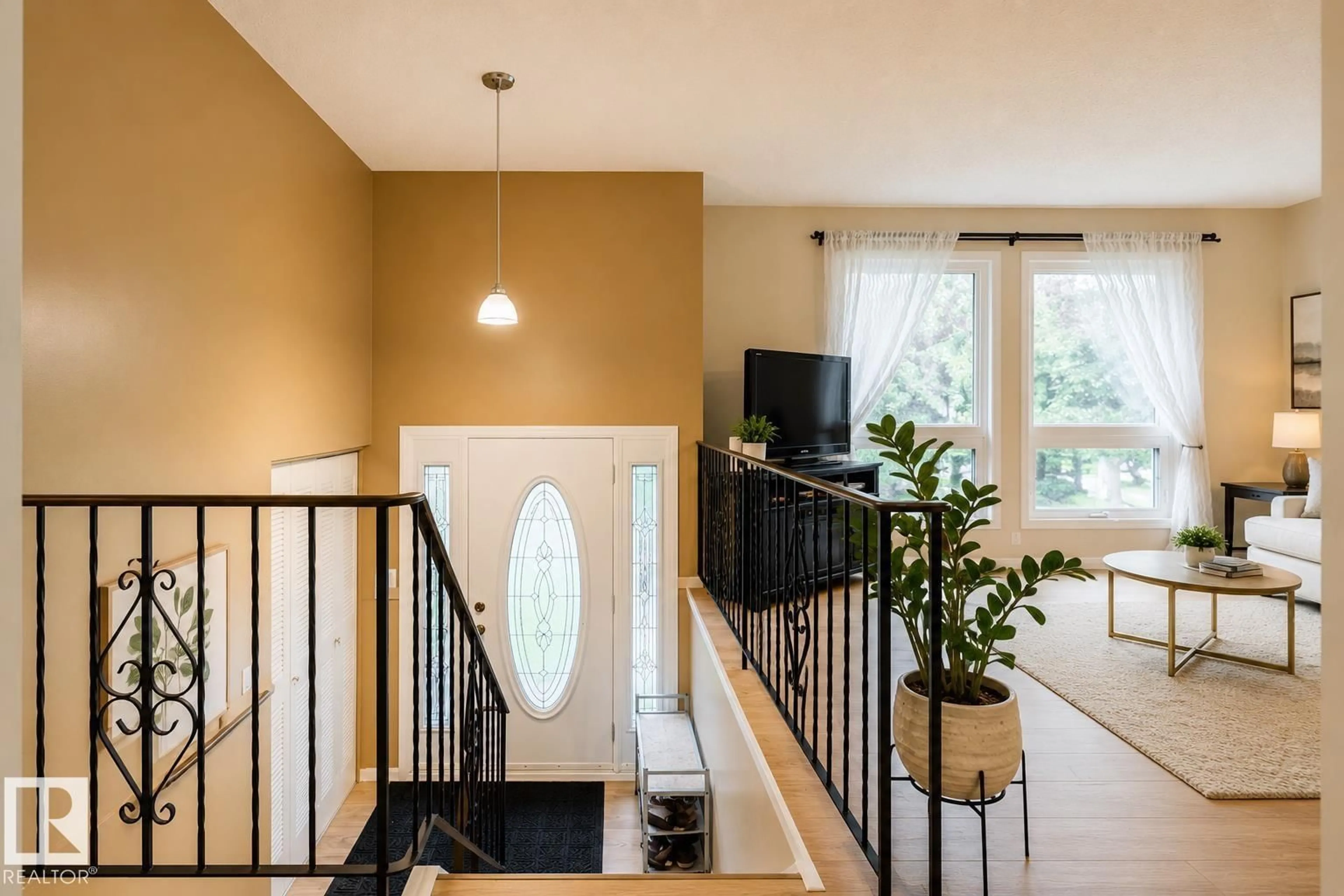 Indoor entryway for 12 AMHERST CR, St. Albert Alberta T8N2P8