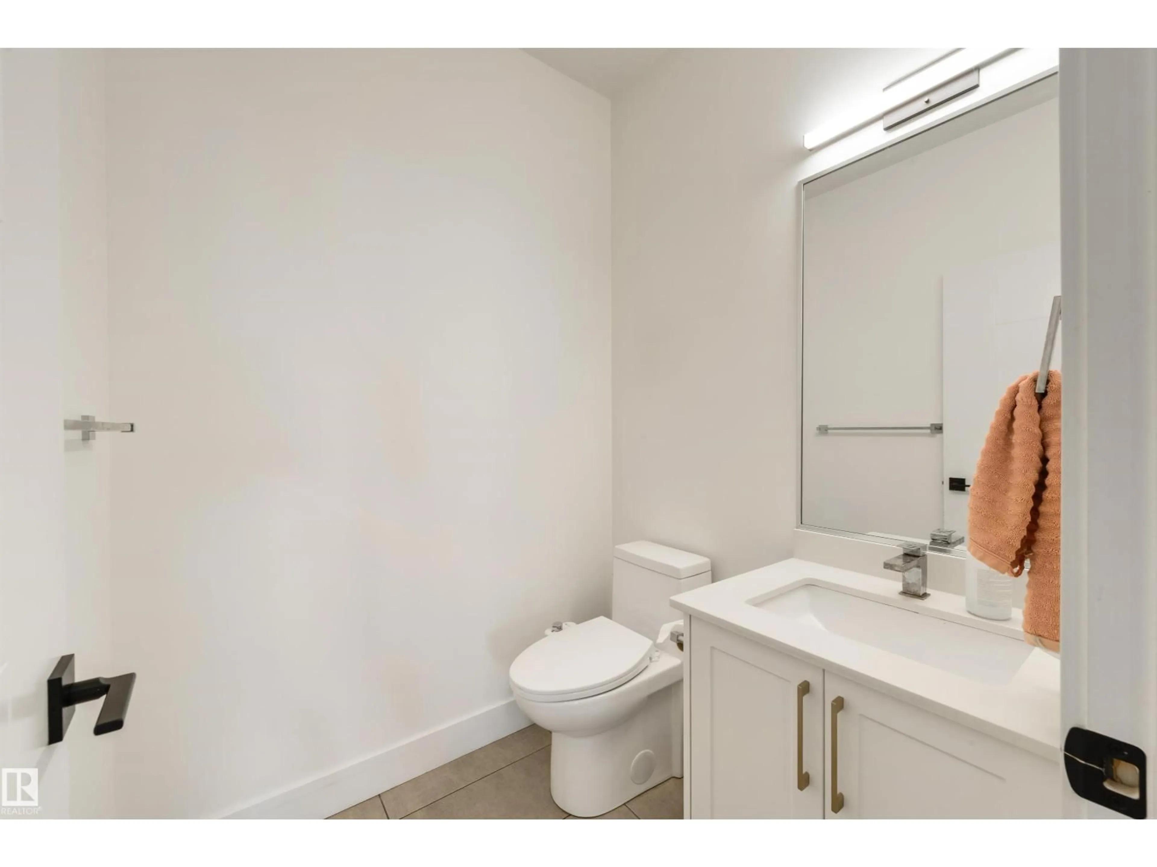 Standard bathroom, unknown for 1208 PEREGRINE TC, Edmonton Alberta T5S0M3