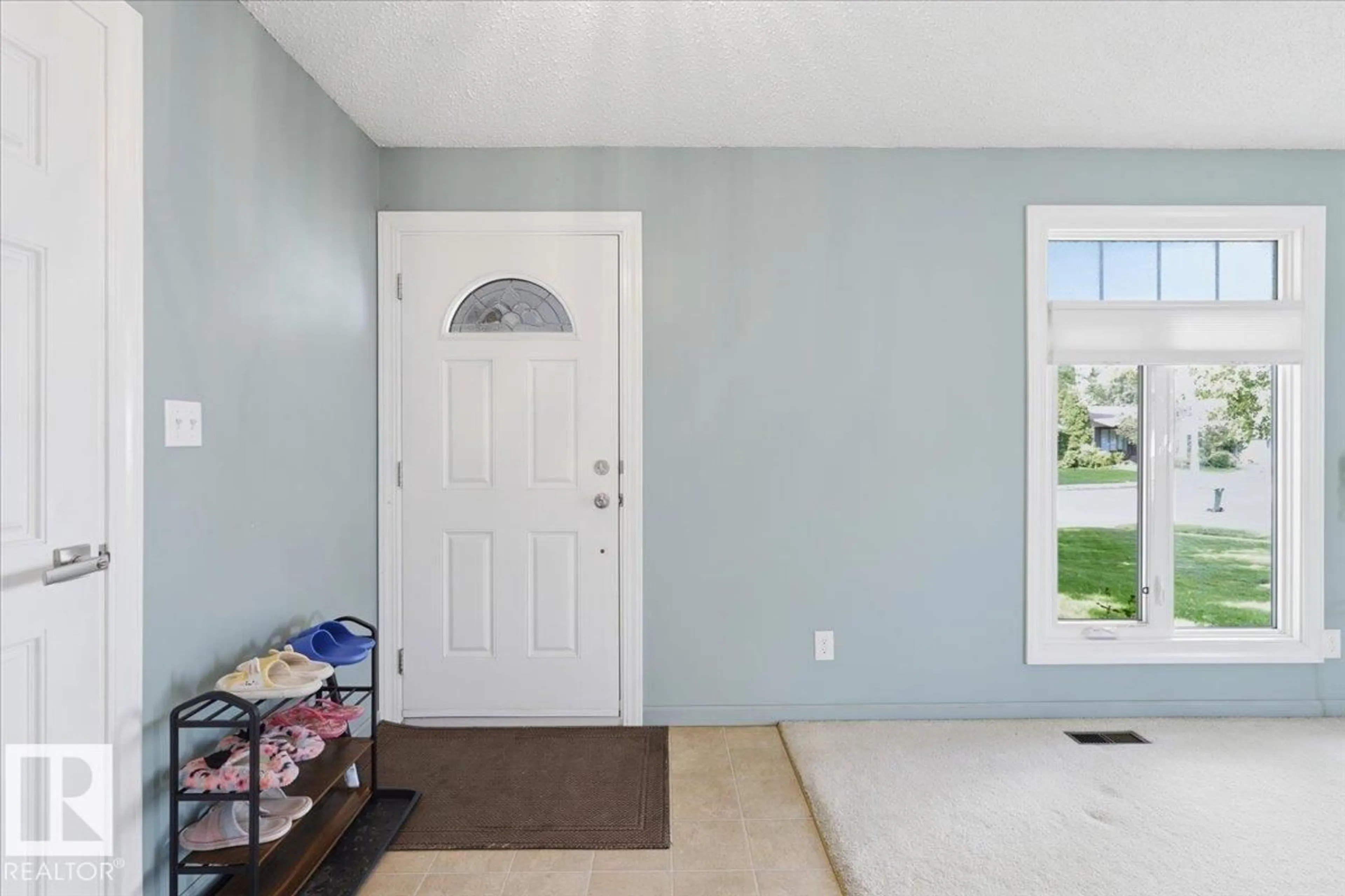 Indoor entryway for 128 GREEN ASH DR, Wetaskiwin Alberta T9A2H8