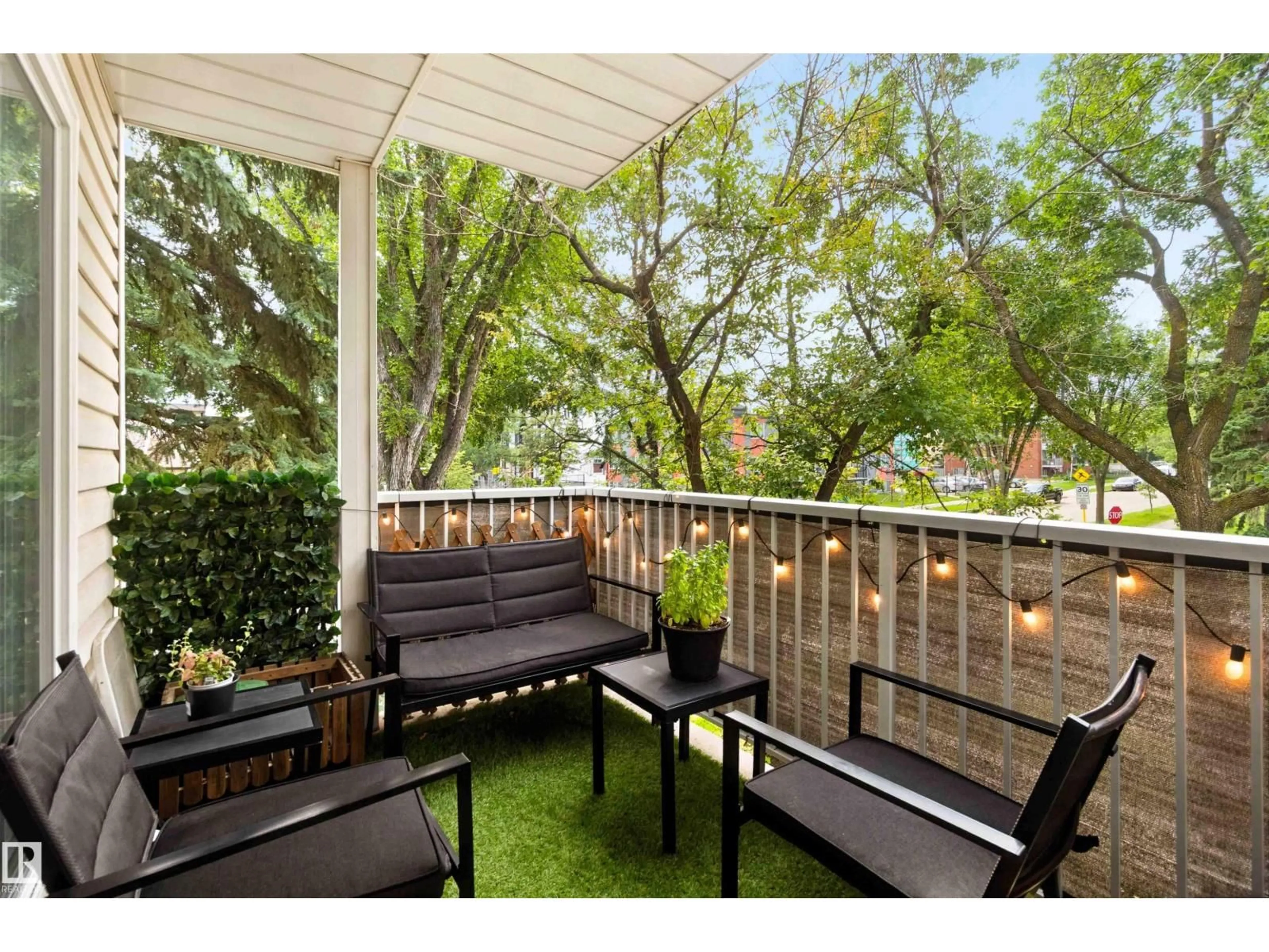 Patio, street for #201 - 10504 77 AV, Edmonton Alberta T6E1N1