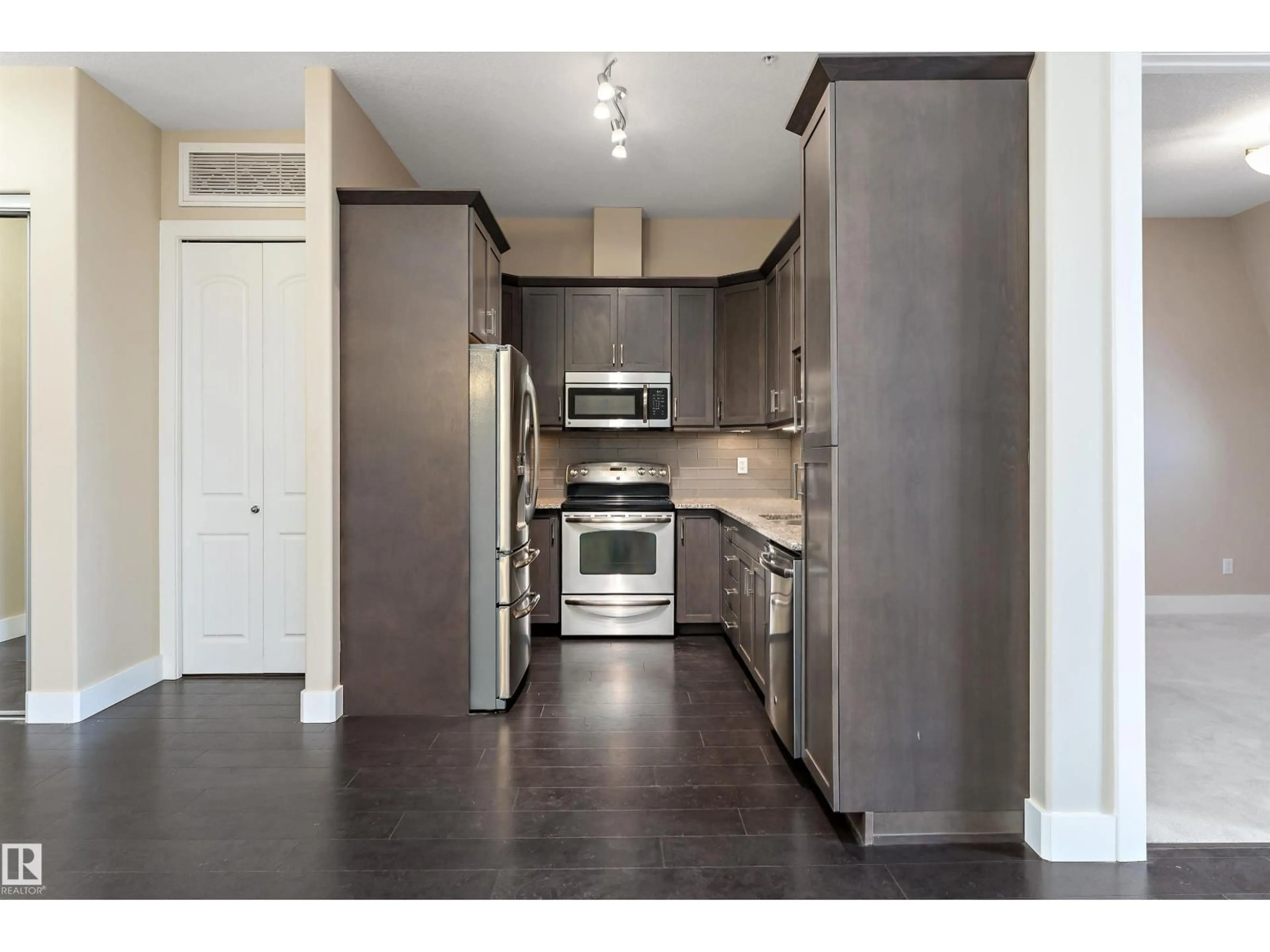 Standard kitchen, unknown for 6079 - 449 MAYNARD WY, Edmonton Alberta T6R0S5