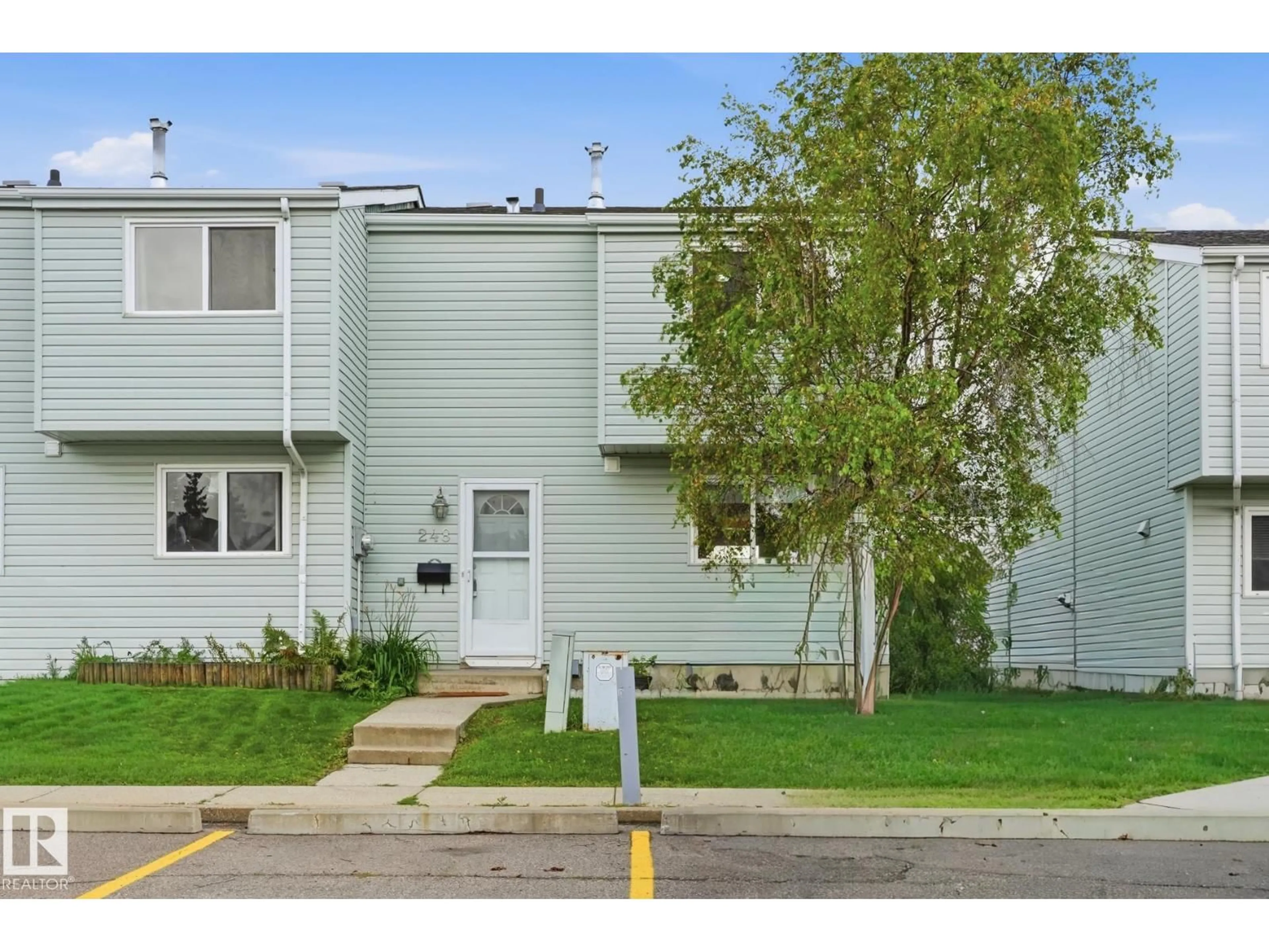 Home with vinyl exterior material, street for 248 DICKINSFIELD CT, Edmonton Alberta T5E5V8