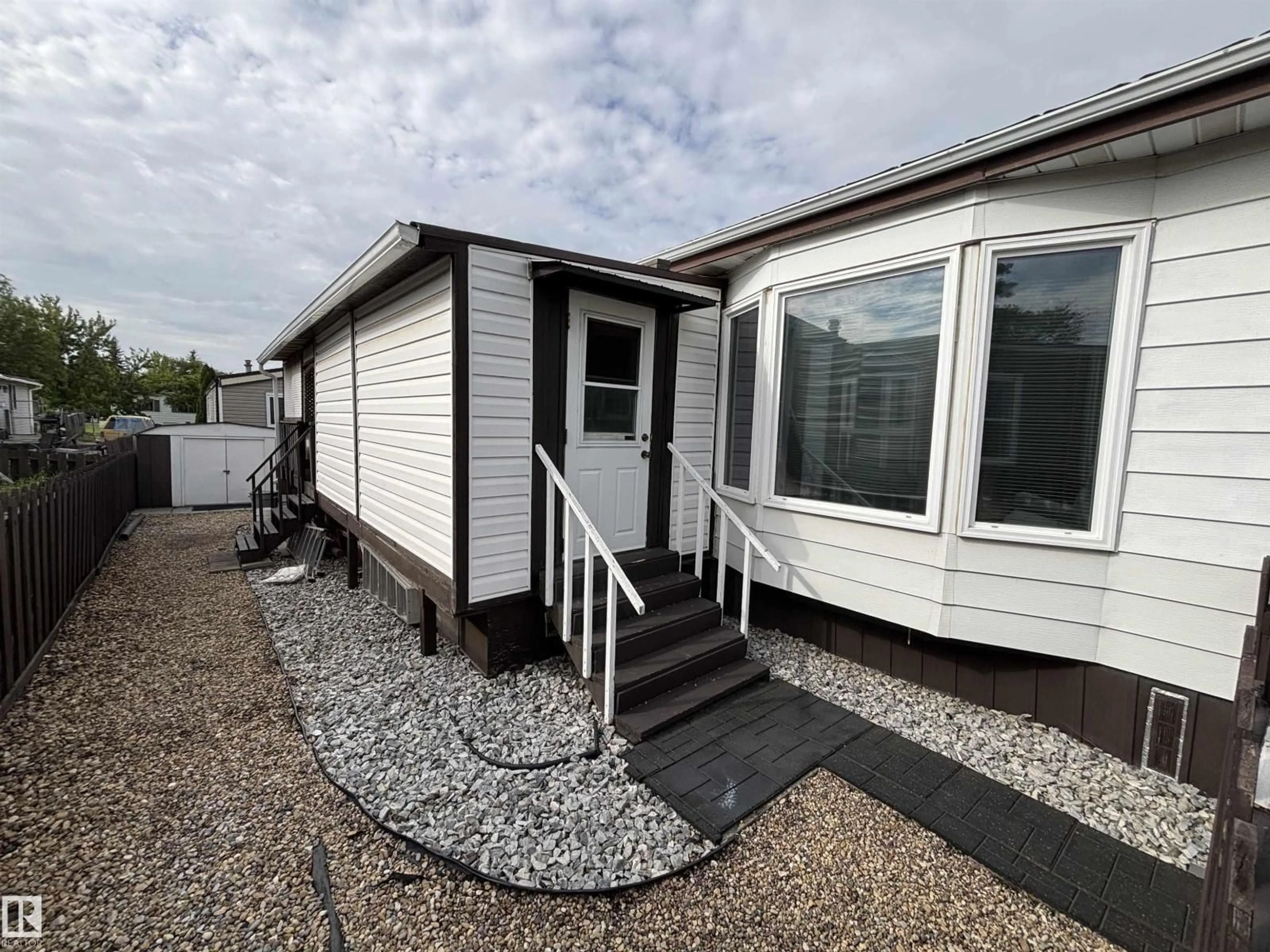 Home with vinyl exterior material, street for 45 OAK RIDGE DR, Edmonton Alberta T6P1G9