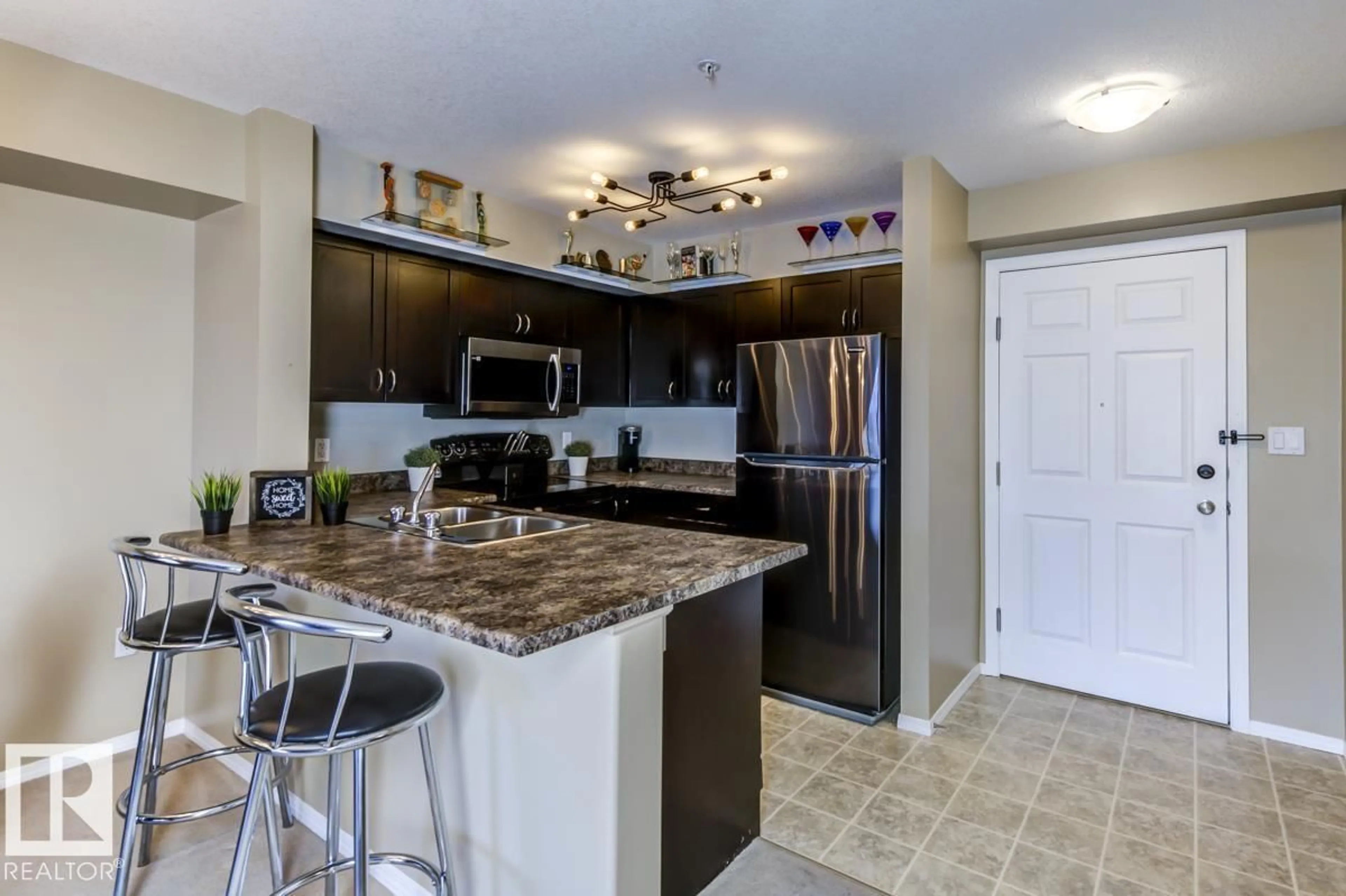 Open concept kitchen, ceramic/tile floor for 220 42 SUMMERWOOD BV, Sherwood Park Alberta T8H0C3