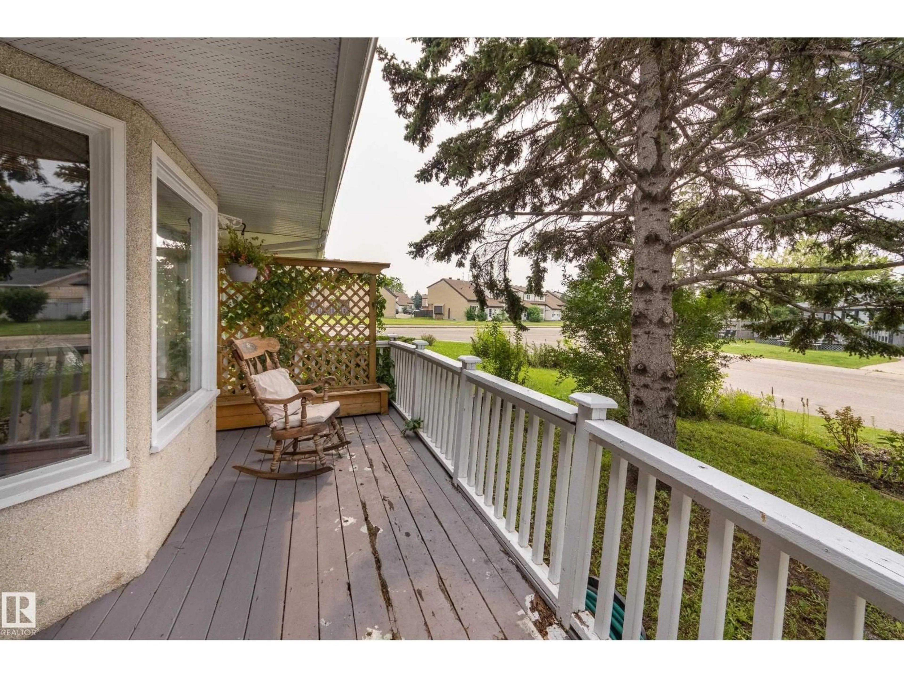 Patio, unknown for NW - 4233 85 ST, Edmonton Alberta T6K1B3