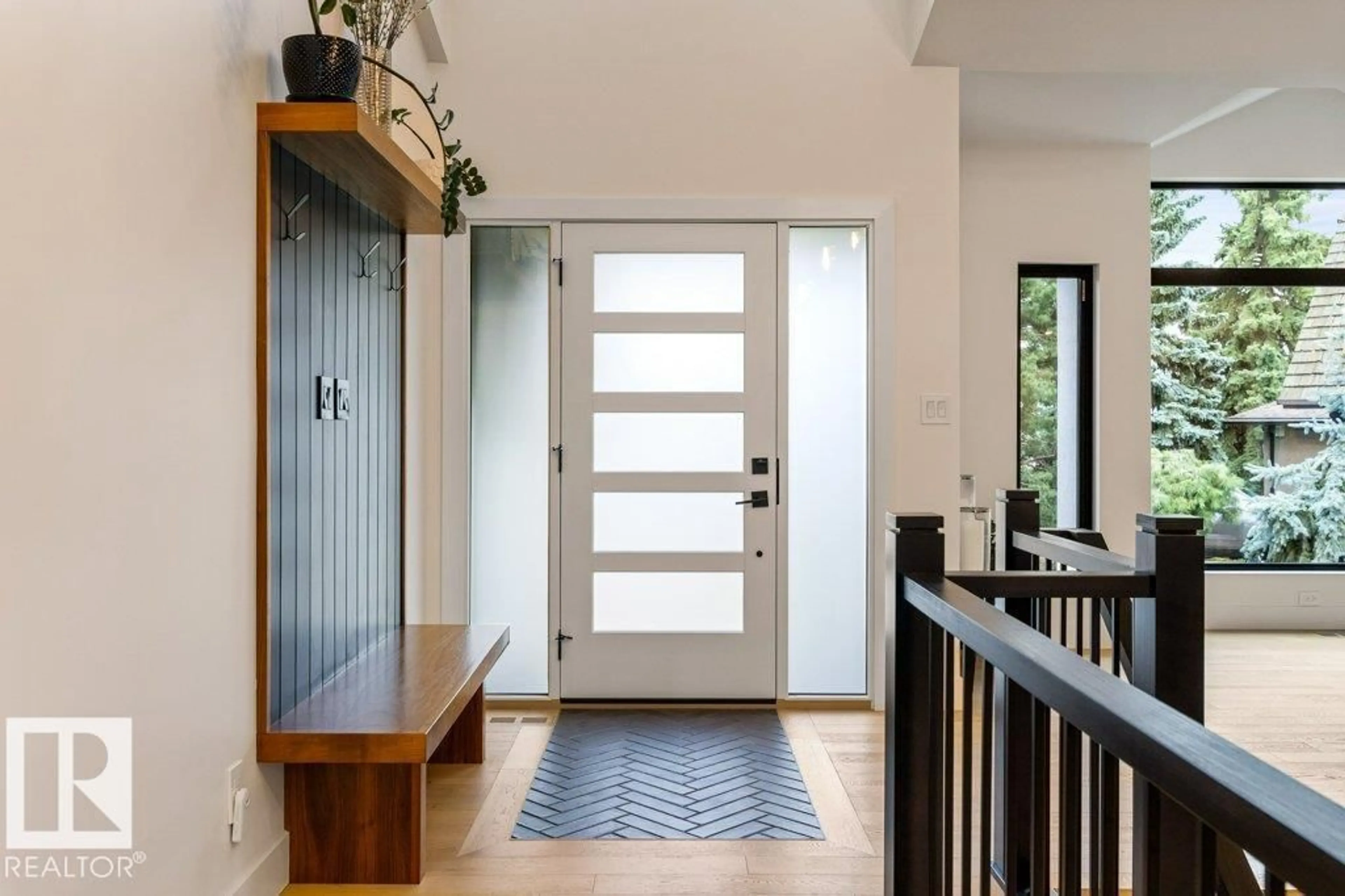 Indoor entryway for 3 LEE PL, St. Albert Alberta T8N5S7