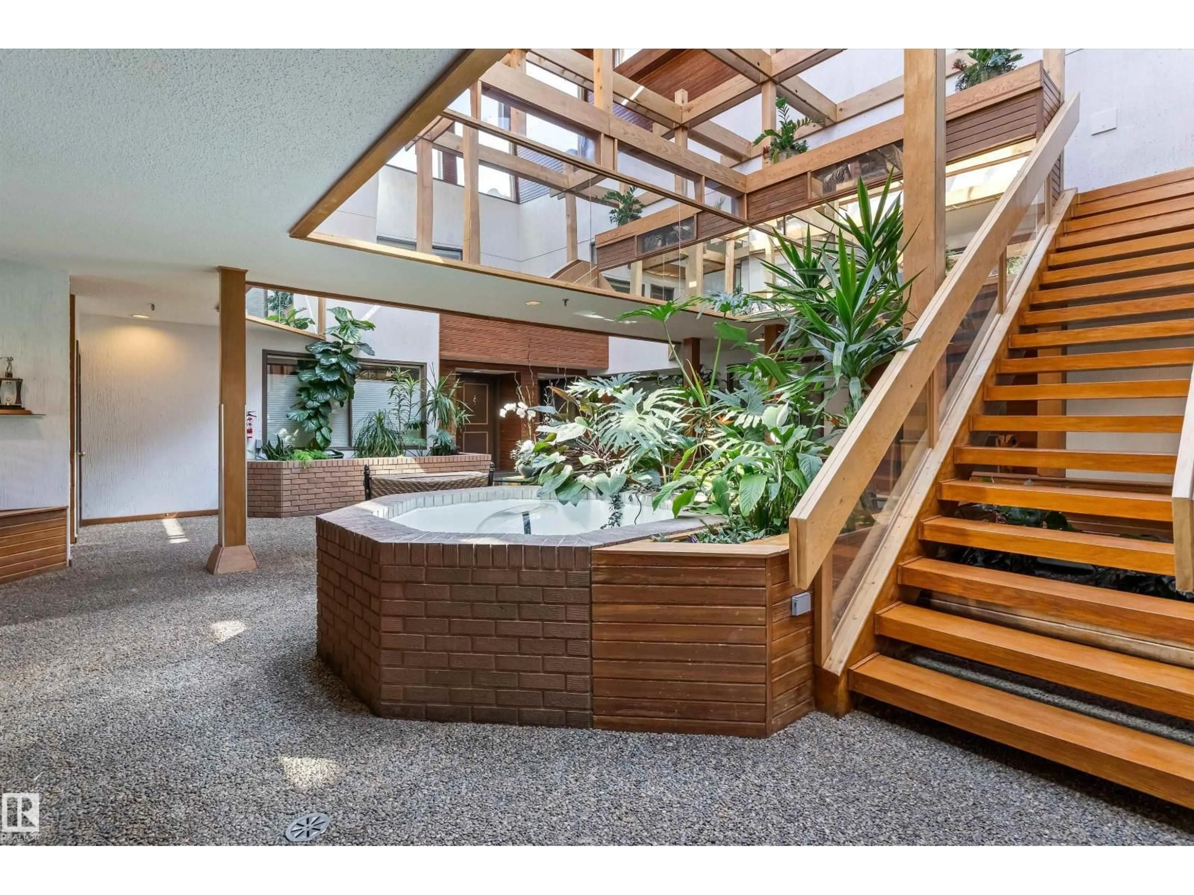 Indoor foyer for #7 - 14824 45 AV, Edmonton Alberta T6H5M5