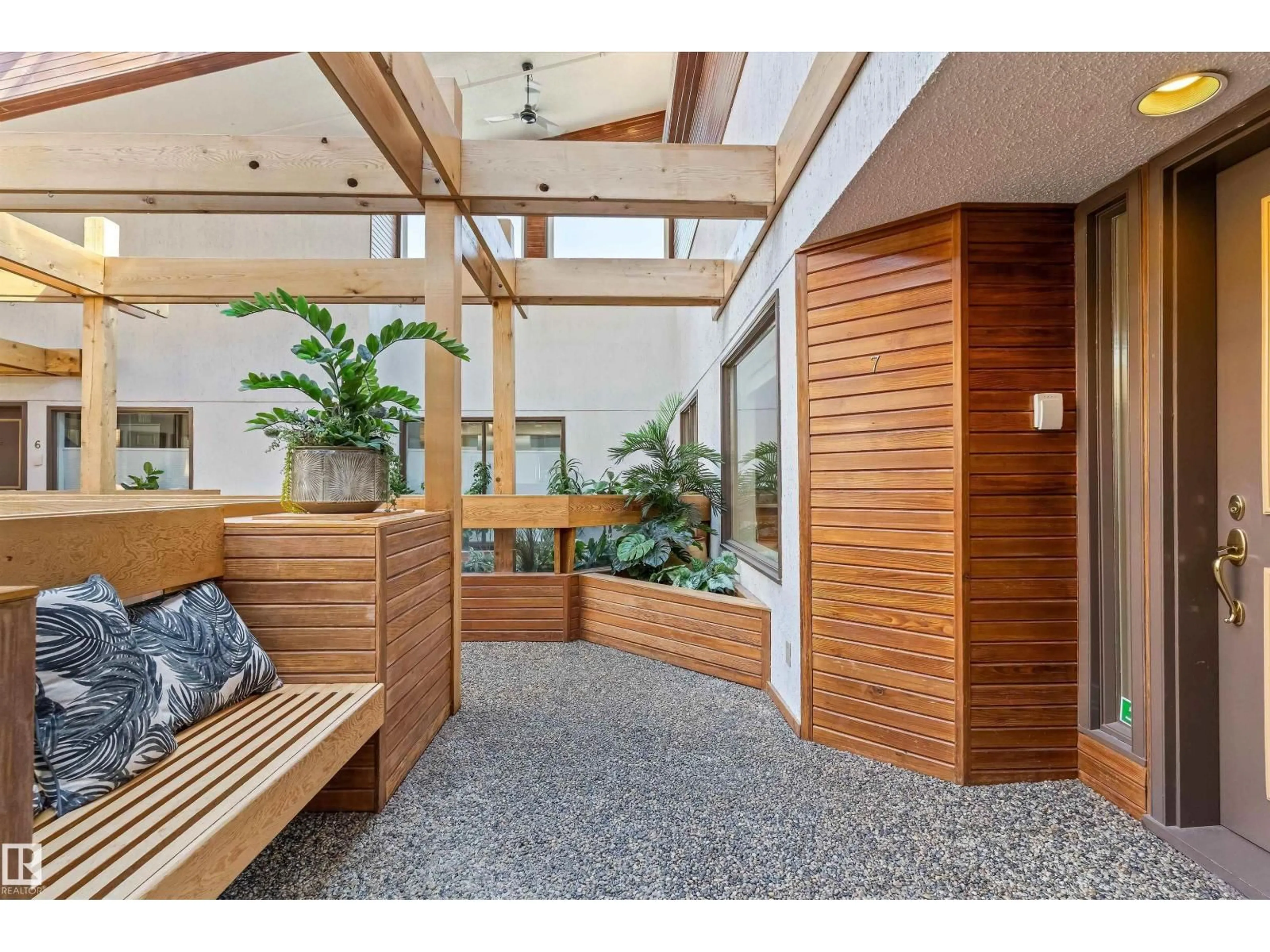 Indoor entryway for #7 - 14824 45 AV, Edmonton Alberta T6H5M5