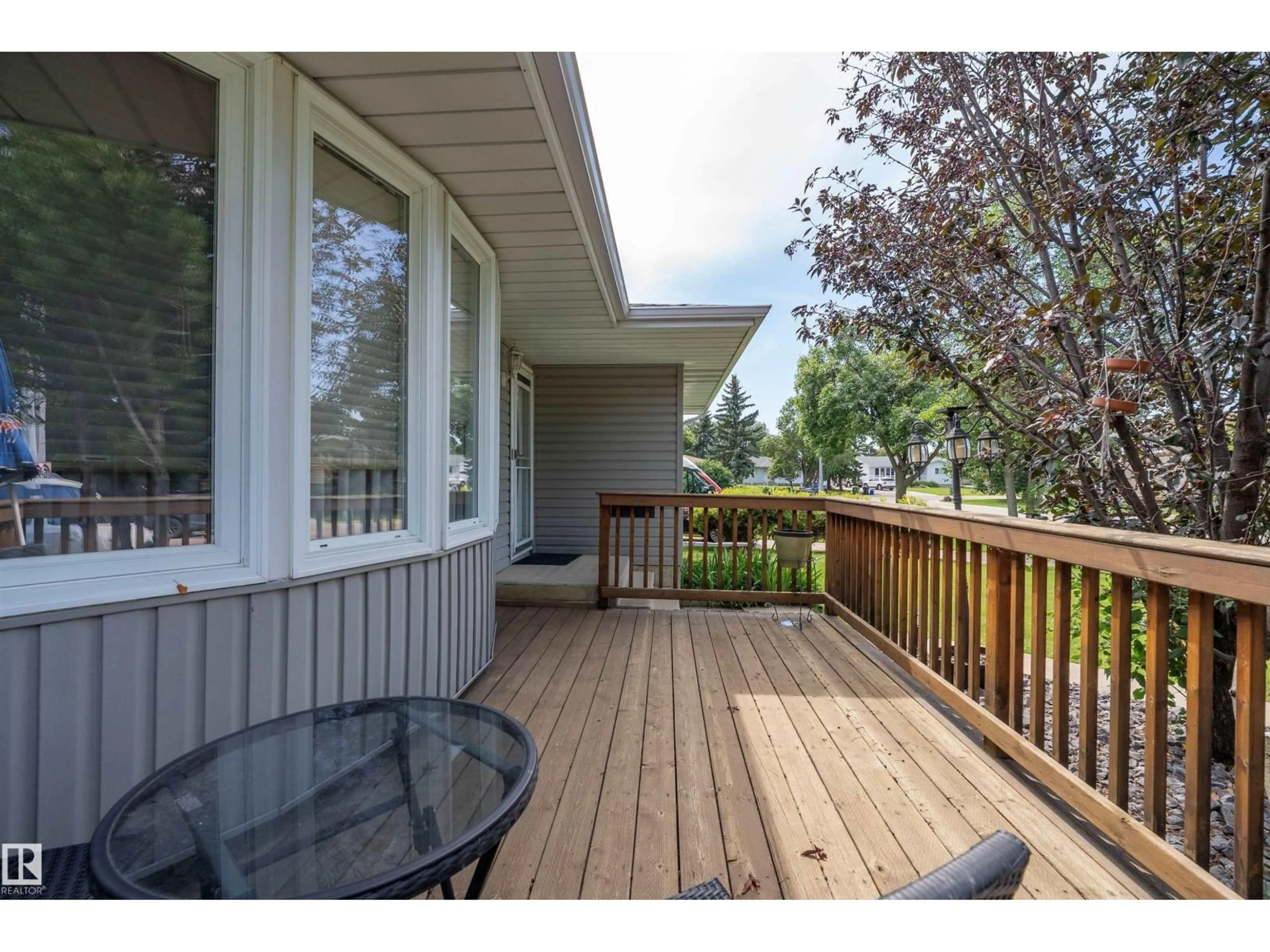 Patio, water/lake/river/ocean view for 5507 51 ST, Leduc Alberta T9E5N5