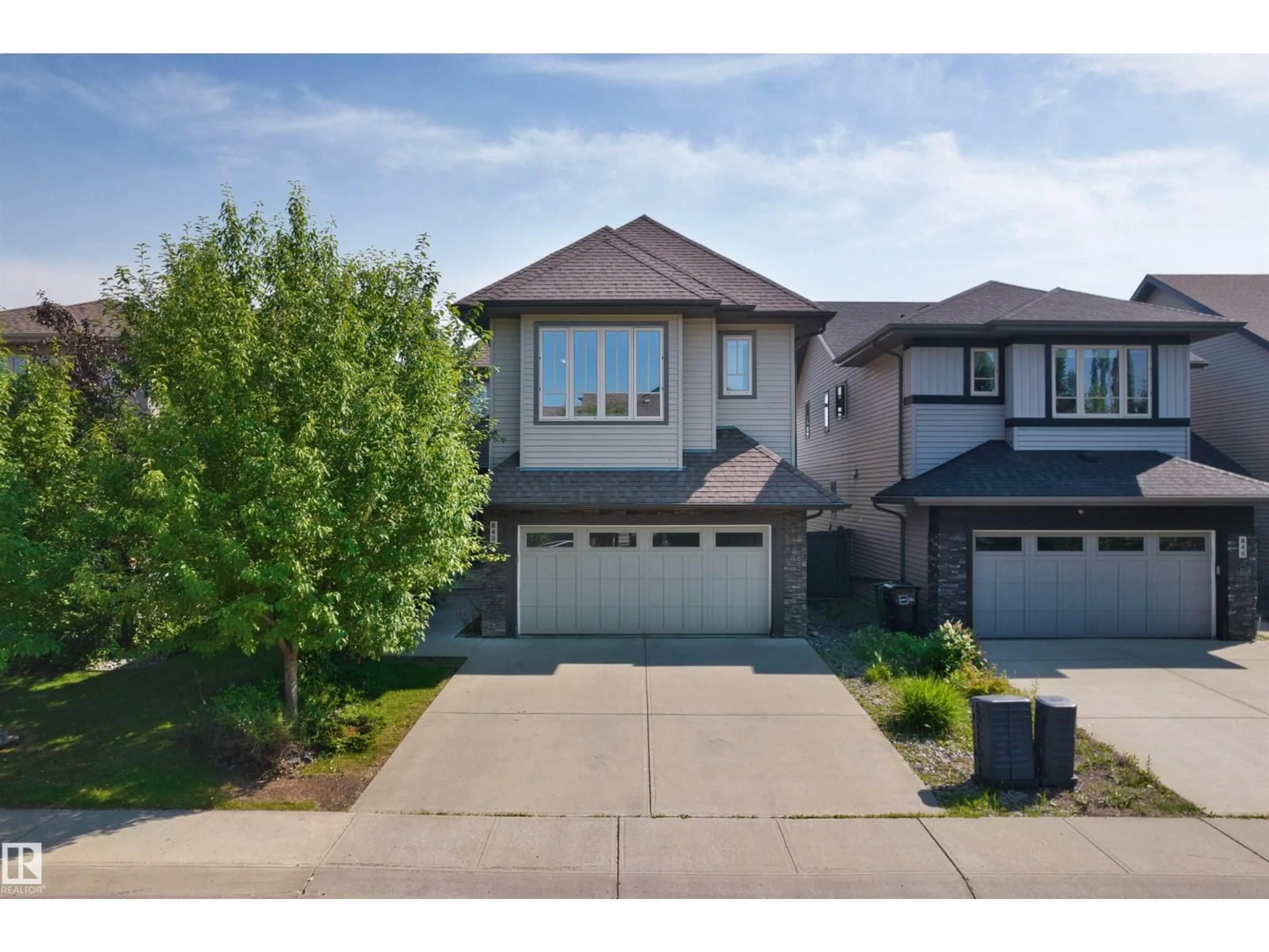 A pic from outside/outdoor area/front of a property/back of a property/a pic from drone, street for SW - 843 ARMITAGE WD, Edmonton Alberta T6W0K4