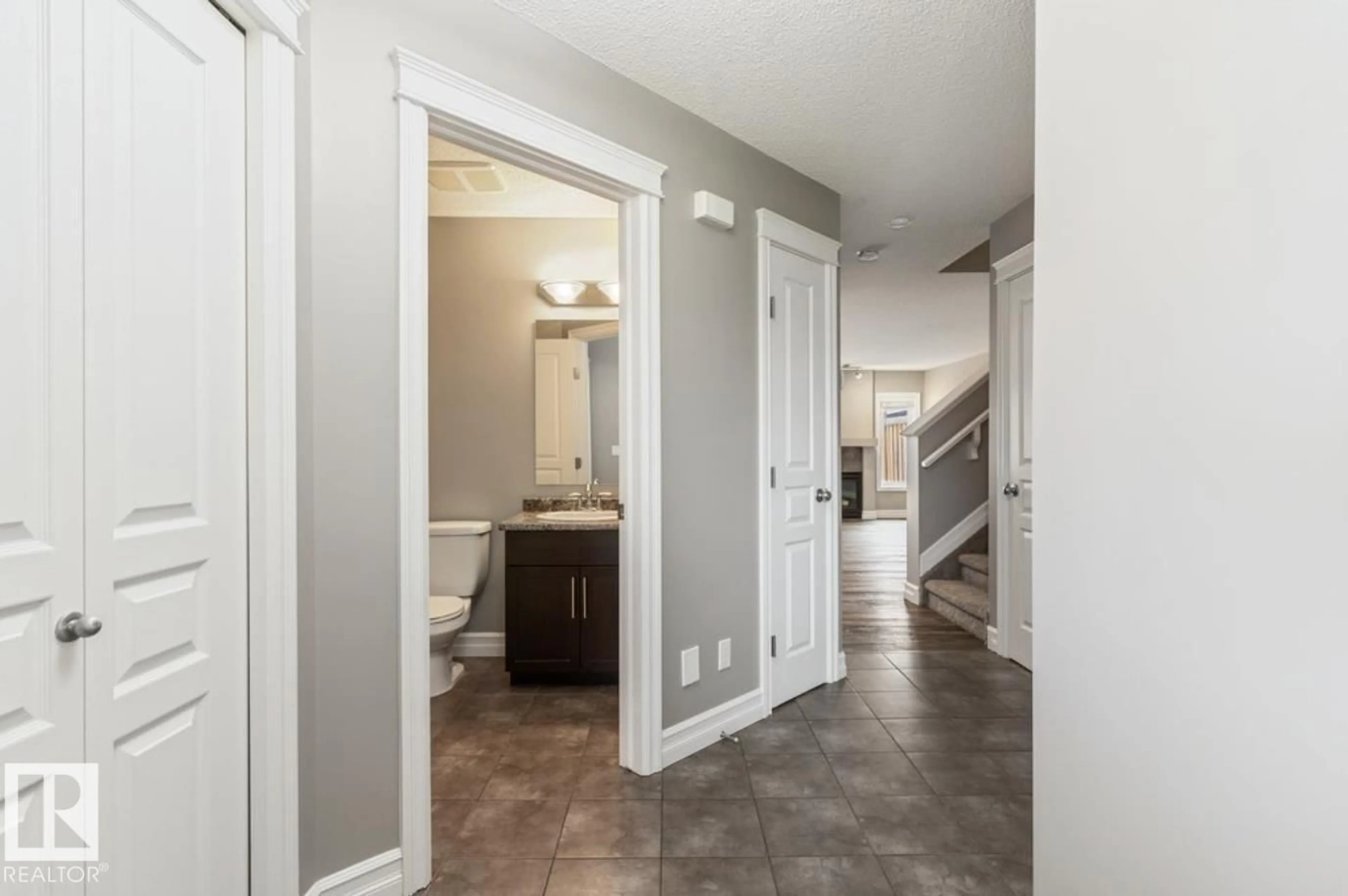 Indoor entryway for 79 CATALINA CT, Fort Saskatchewan Alberta T8L0K5