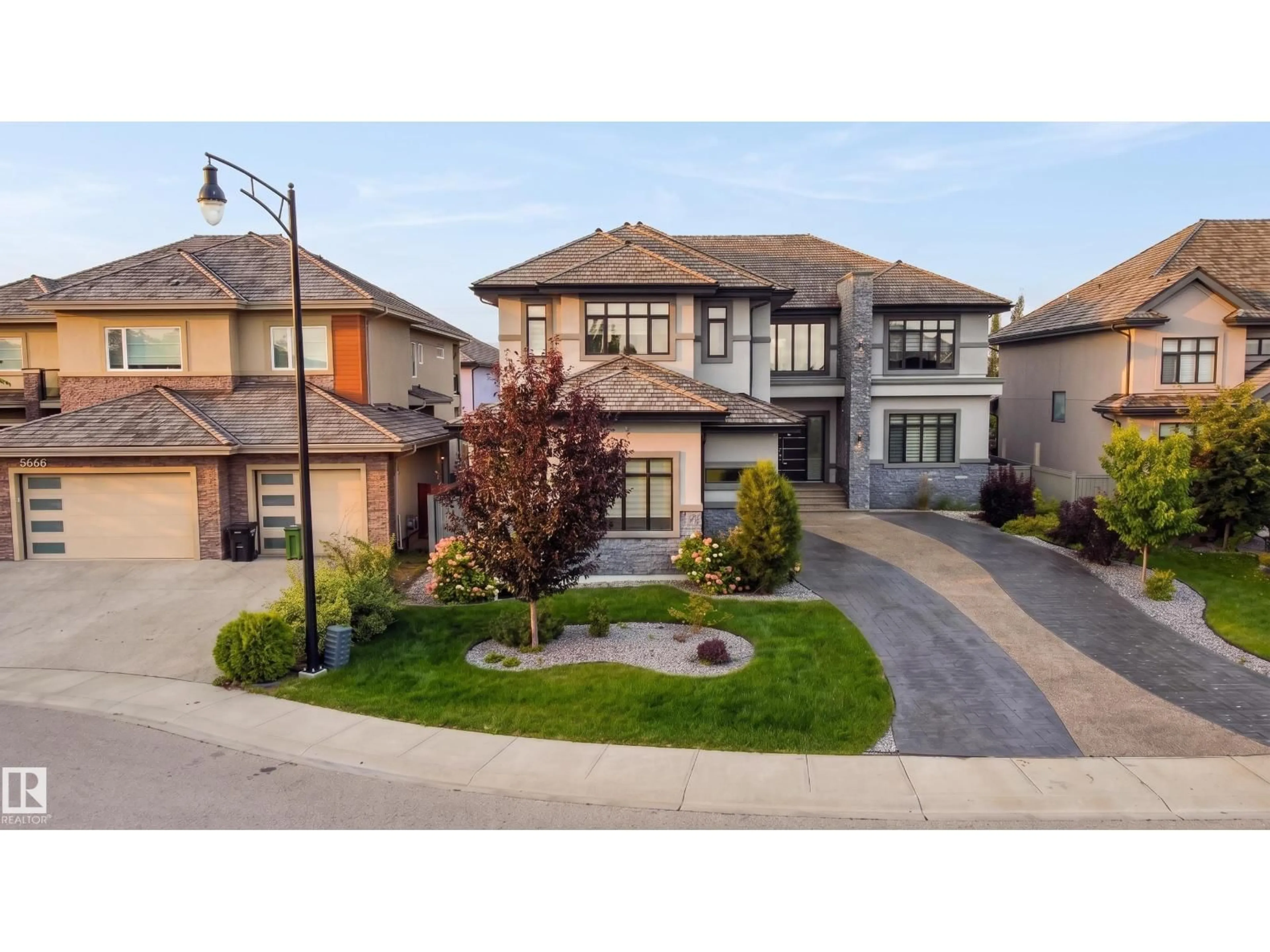 A pic from outside/outdoor area/front of a property/back of a property/a pic from drone, street for 3644 WESTCLIFF WY, Edmonton Alberta T6W0S2