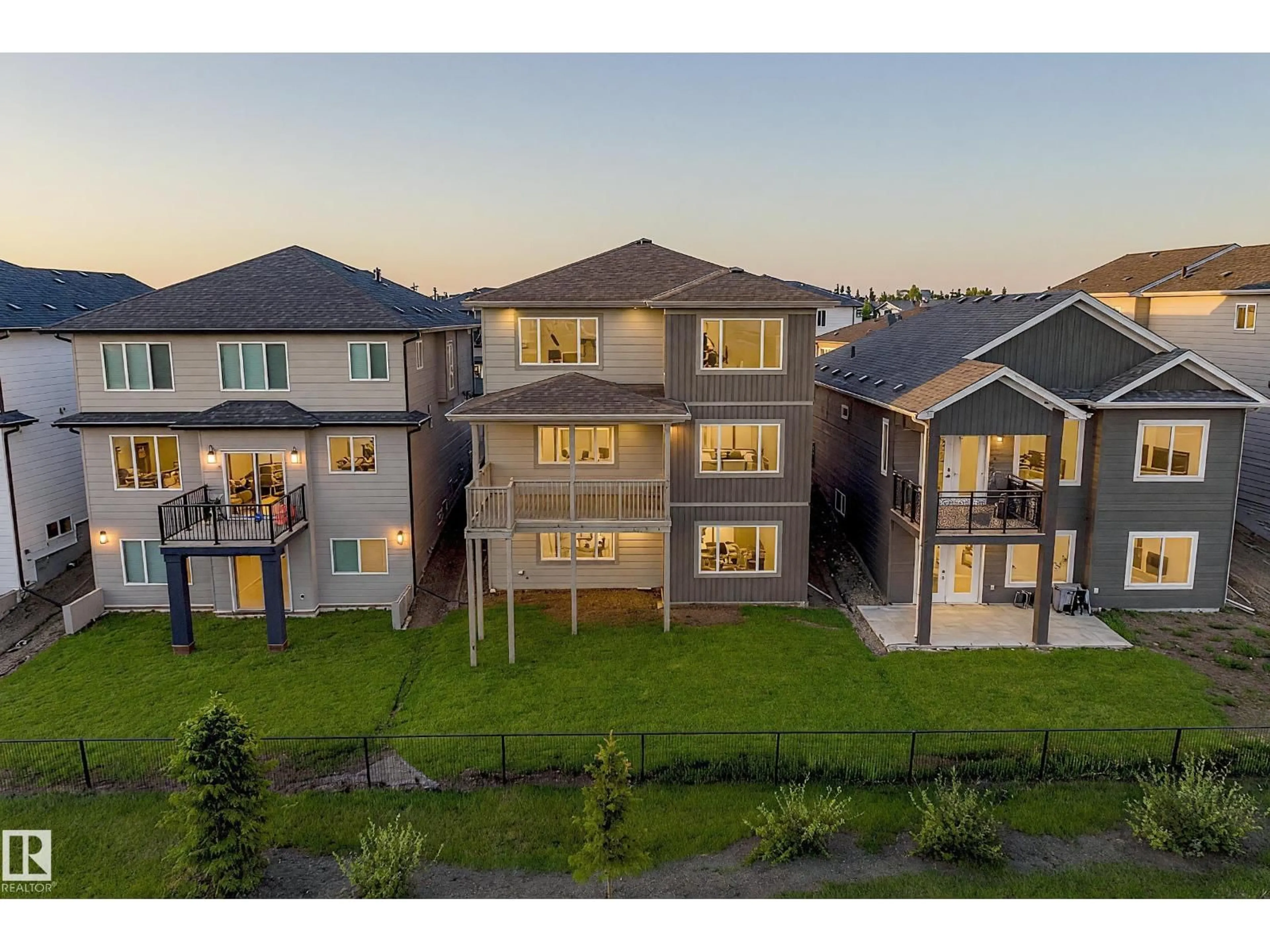 A pic from outside/outdoor area/front of a property/back of a property/a pic from drone, unknown for 28 HARLEY WY, Spruce Grove Alberta T7X0X4