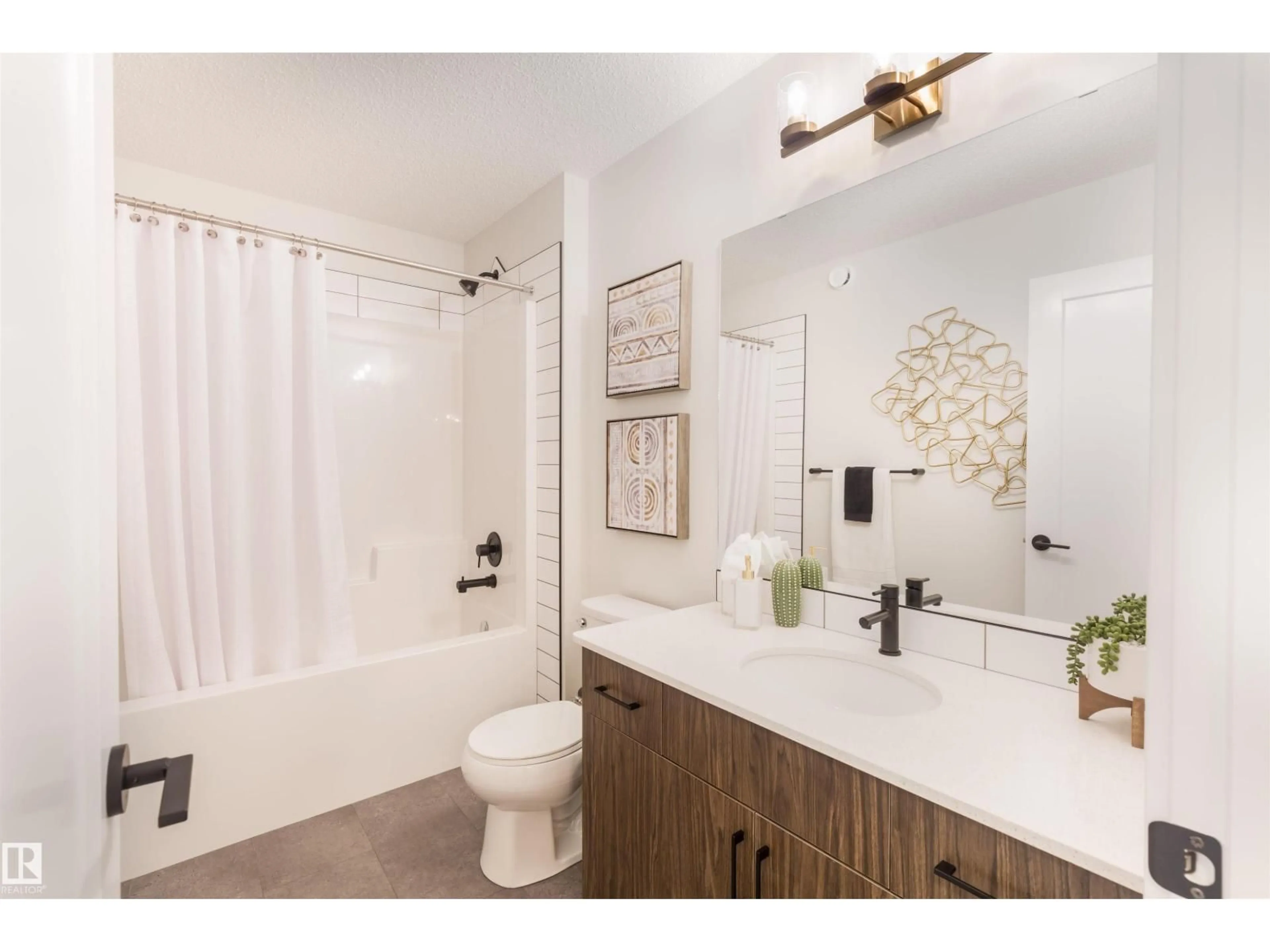 Contemporary bathroom, ceramic/tile floor for 2152 1 AV SW, Edmonton Alberta T6X3E2