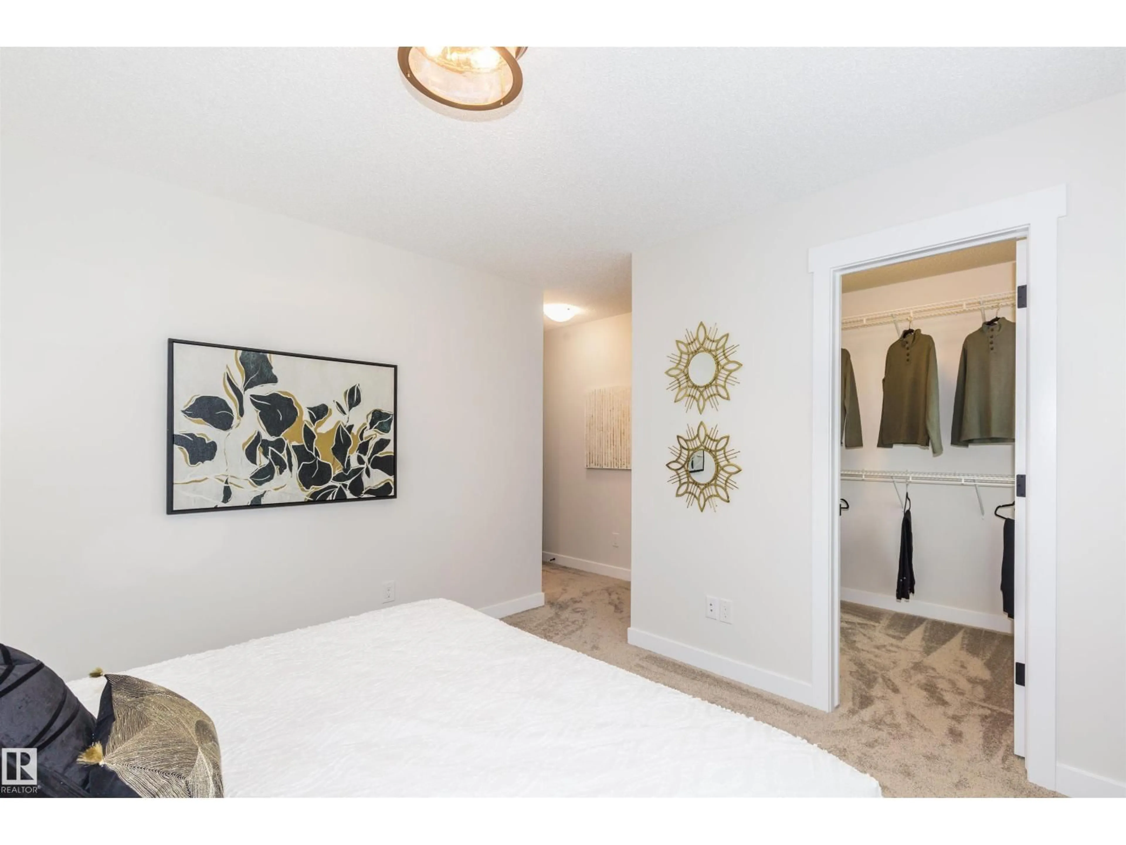A pic of a room for 2152 1 AV SW, Edmonton Alberta T6X3E2
