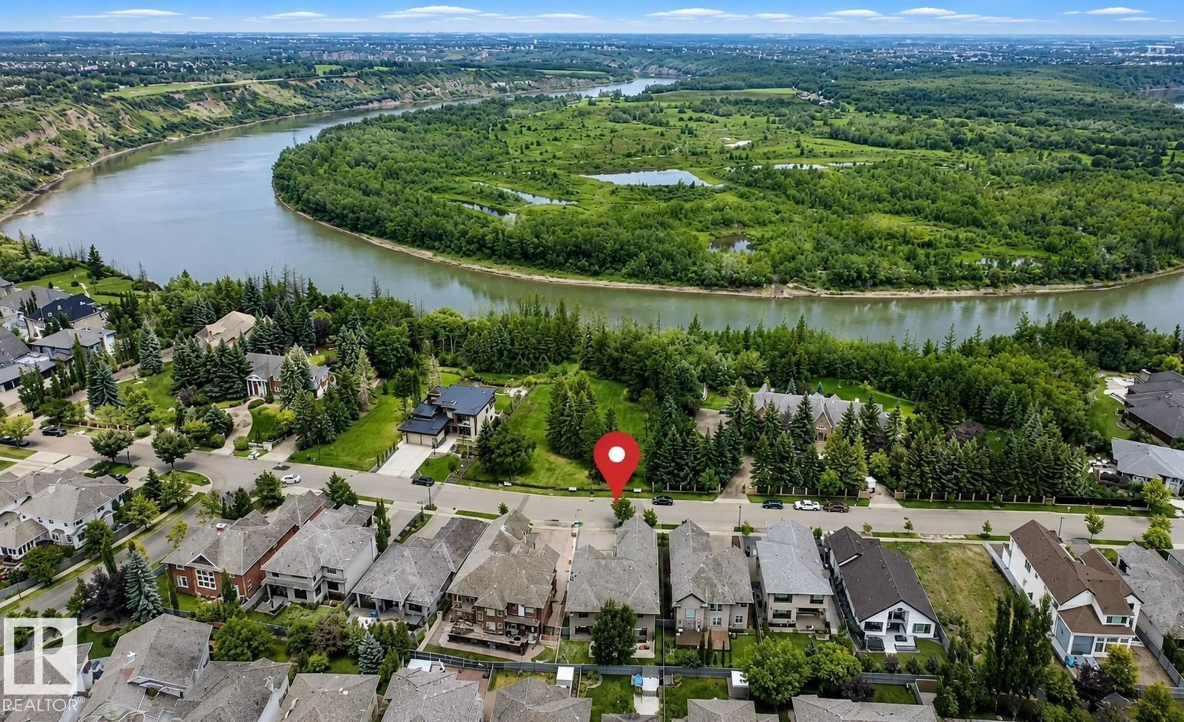 A pic from outside/outdoor area/front of a property/back of a property/a pic from drone, water/lake/river/ocean view for 4810 DONSDALE DR, Edmonton Alberta T6M2N2