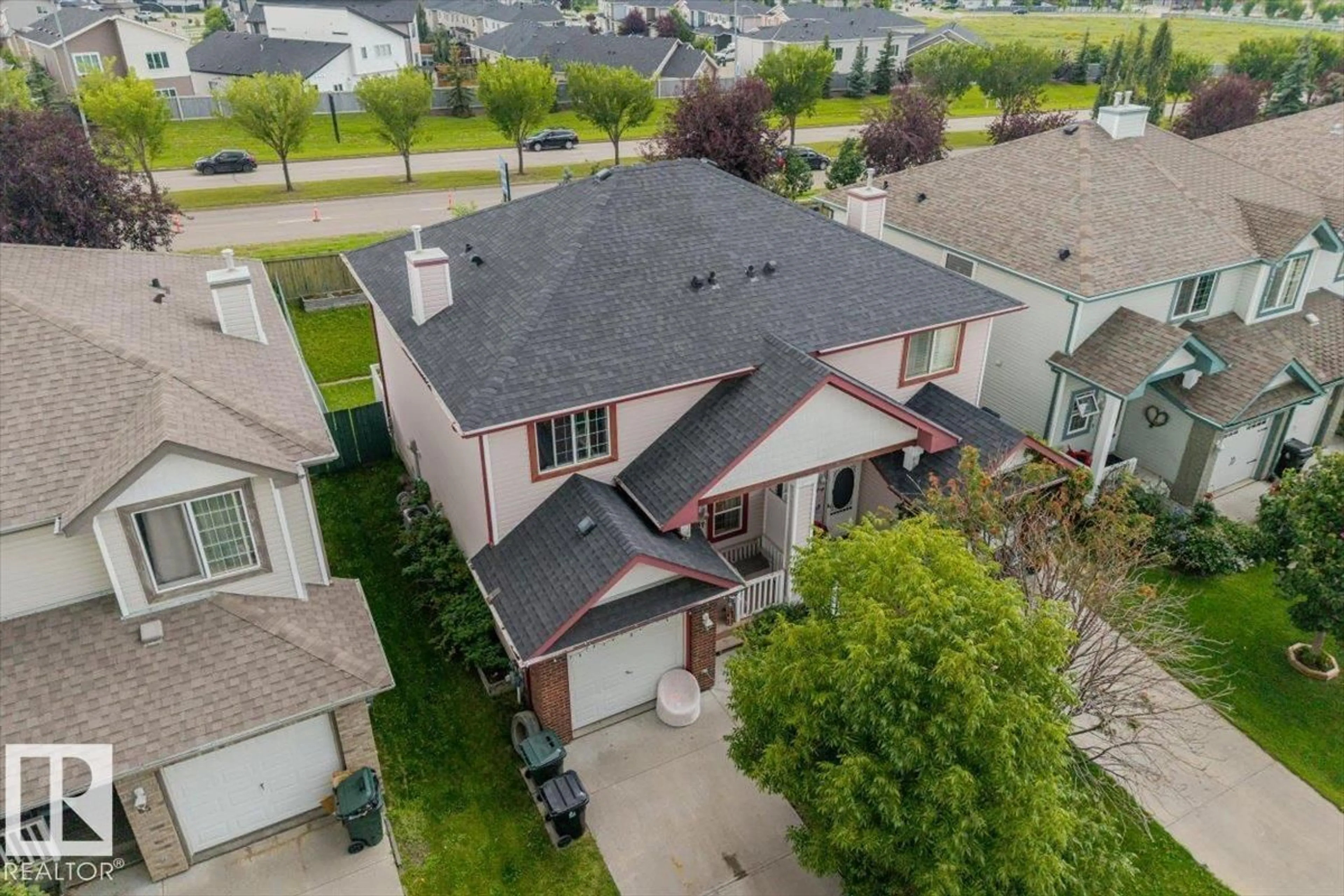 A pic from outside/outdoor area/front of a property/back of a property/a pic from drone, street for 67 VENTURA ST, Spruce Grove Alberta T7X4P6