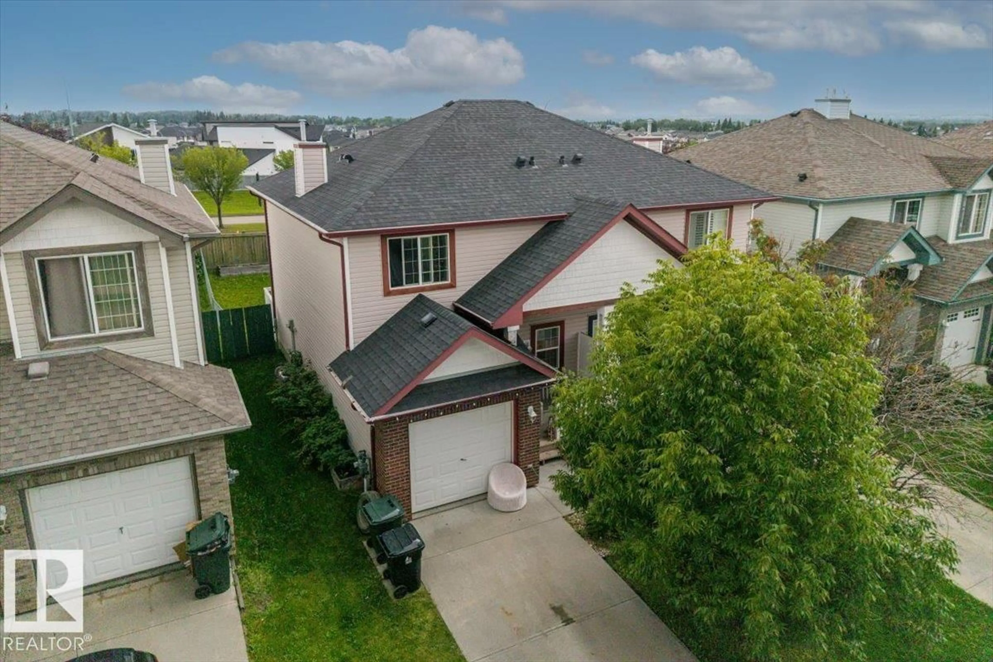 A pic from outside/outdoor area/front of a property/back of a property/a pic from drone, street for 67 VENTURA ST, Spruce Grove Alberta T7X4P6