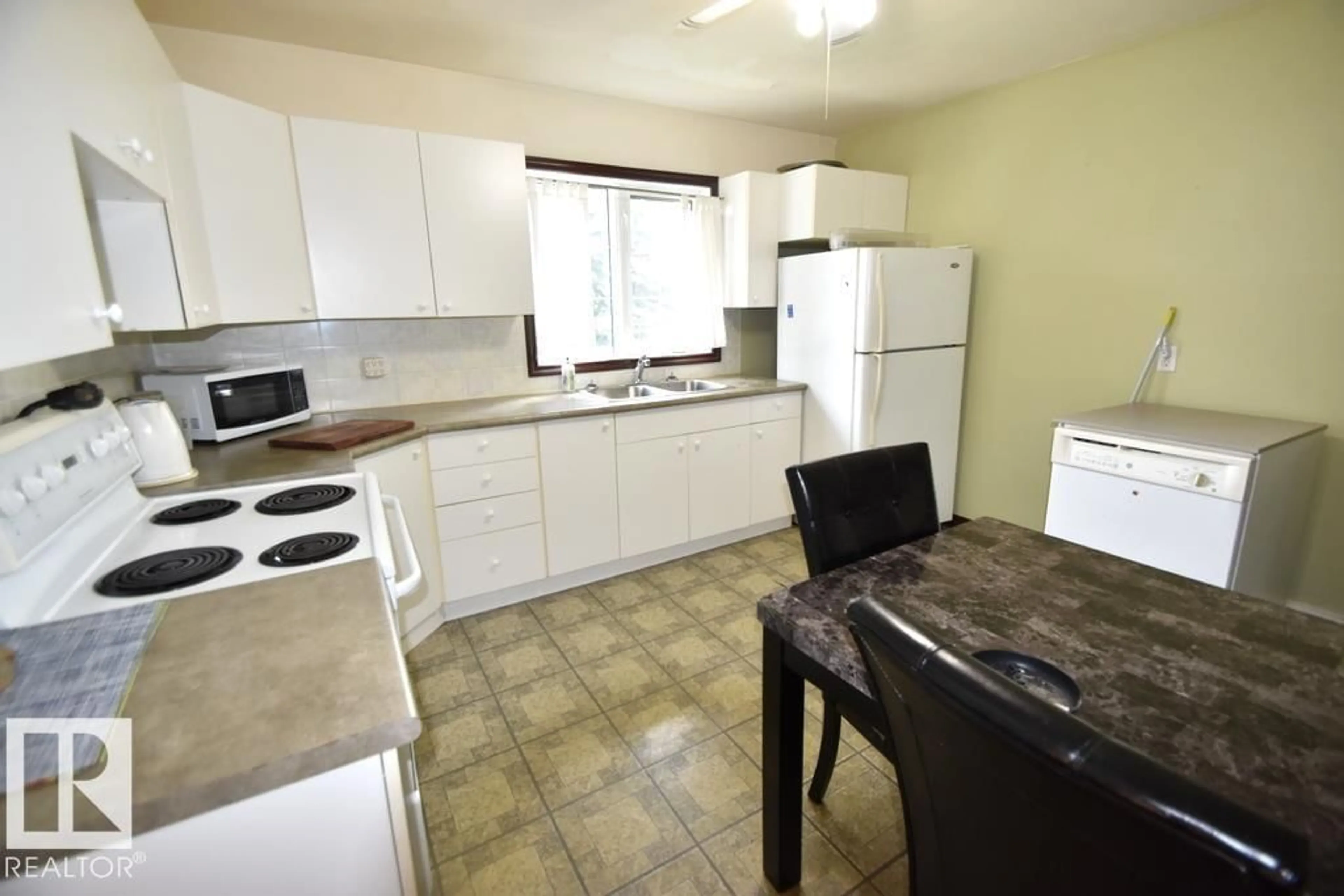 Standard kitchen, unknown for 5007 2 ST, Boyle Alberta T0A0M0