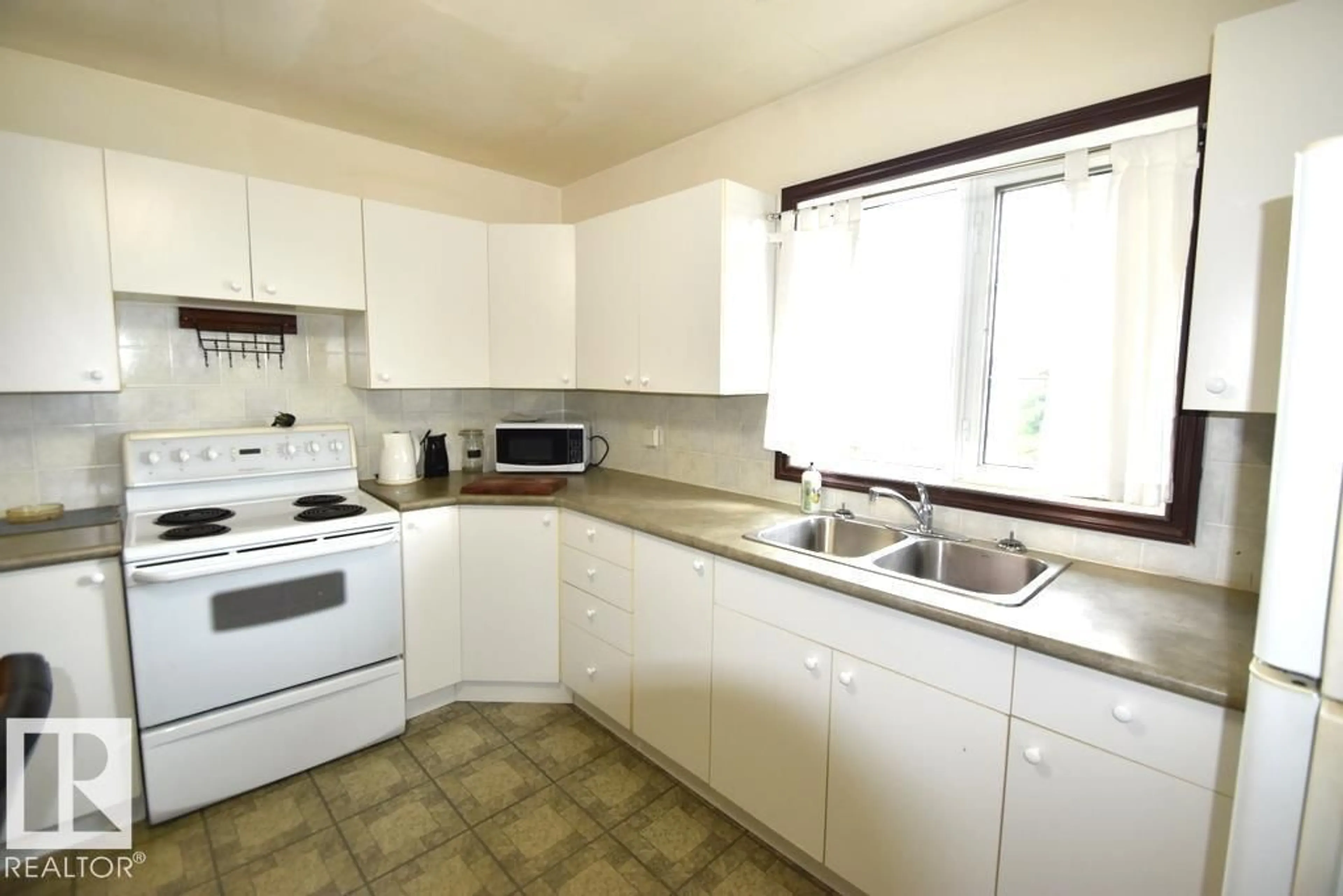Standard kitchen, unknown for 5007 2 ST, Boyle Alberta T0A0M0