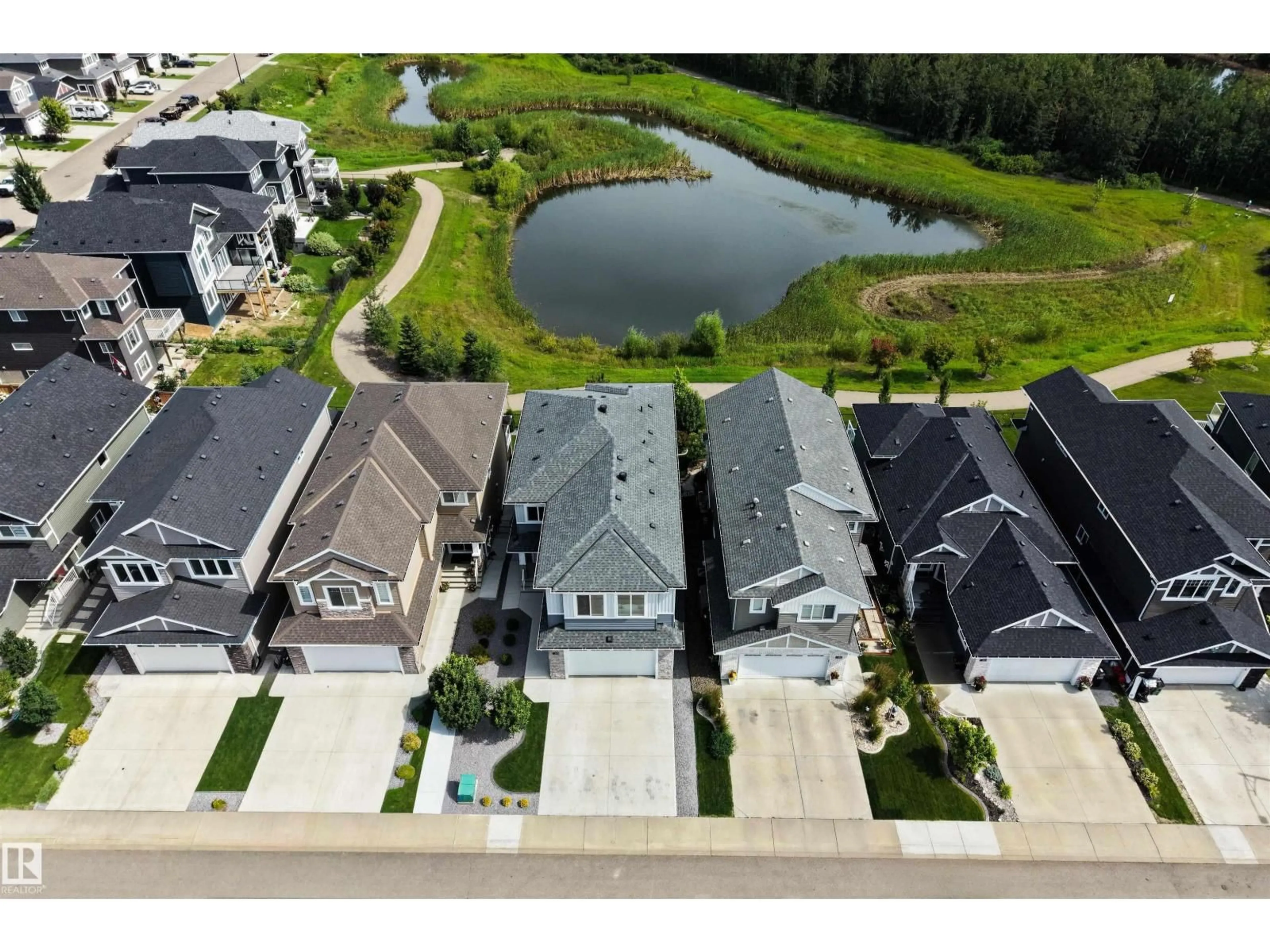 A pic from outside/outdoor area/front of a property/back of a property/a pic from drone, water/lake/river/ocean view for 3415 CHICKADEE DR, Edmonton Alberta T5S0L2