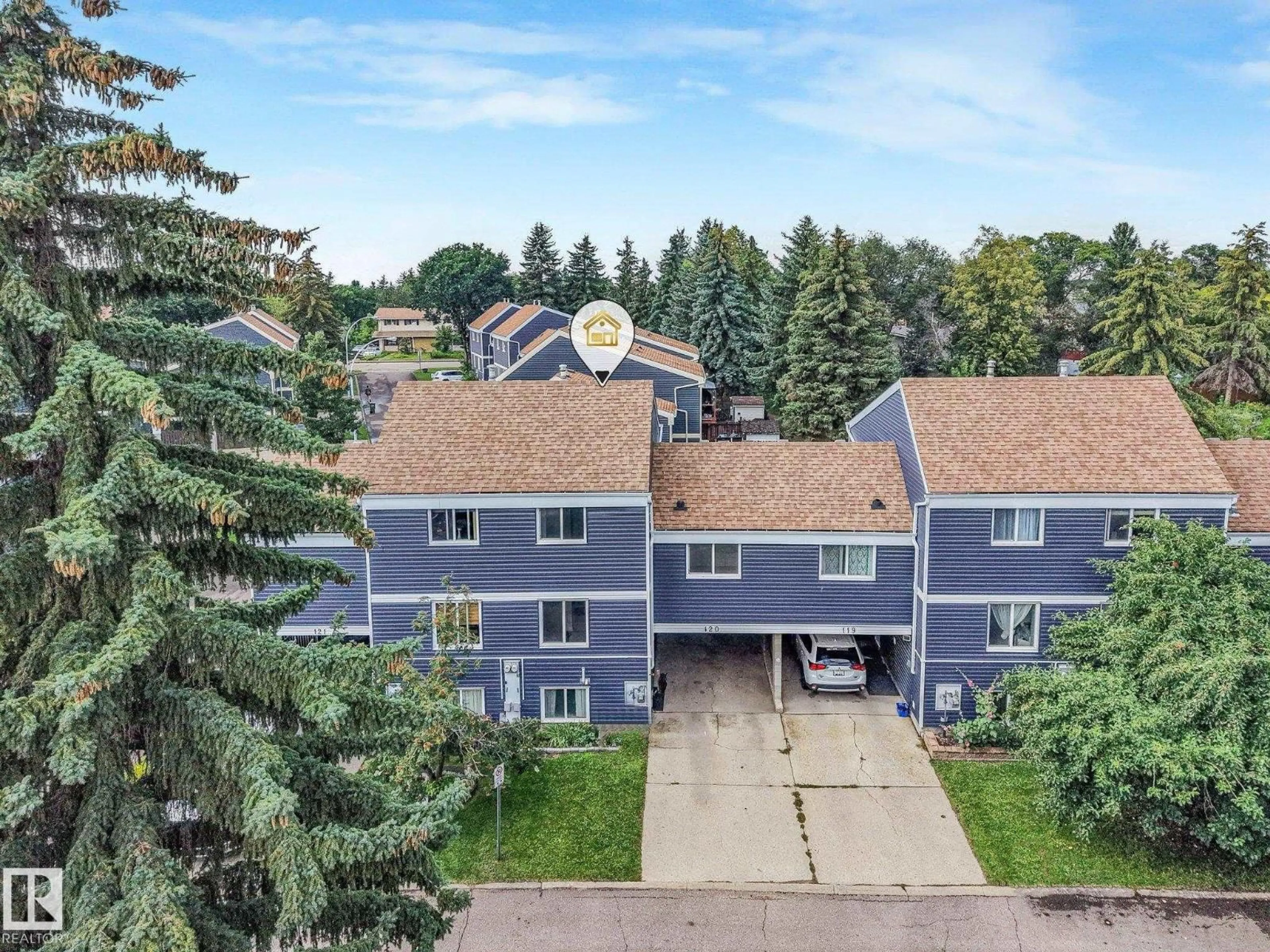 A pic from outside/outdoor area/front of a property/back of a property/a pic from drone, unknown for 120 MORIN MZ, Edmonton Alberta T6K1V1