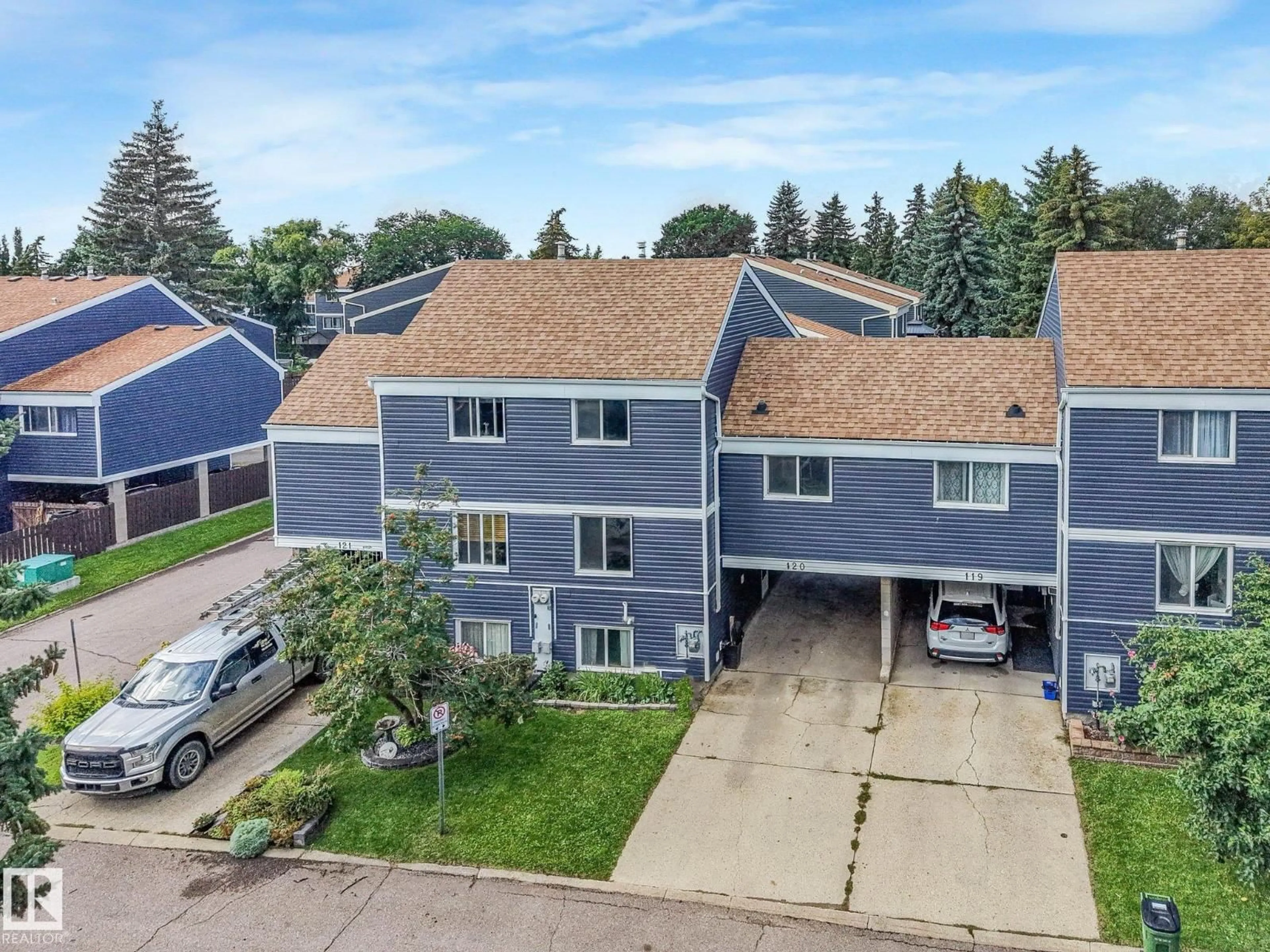 A pic from outside/outdoor area/front of a property/back of a property/a pic from drone, street for 120 MORIN MZ, Edmonton Alberta T6K1V1