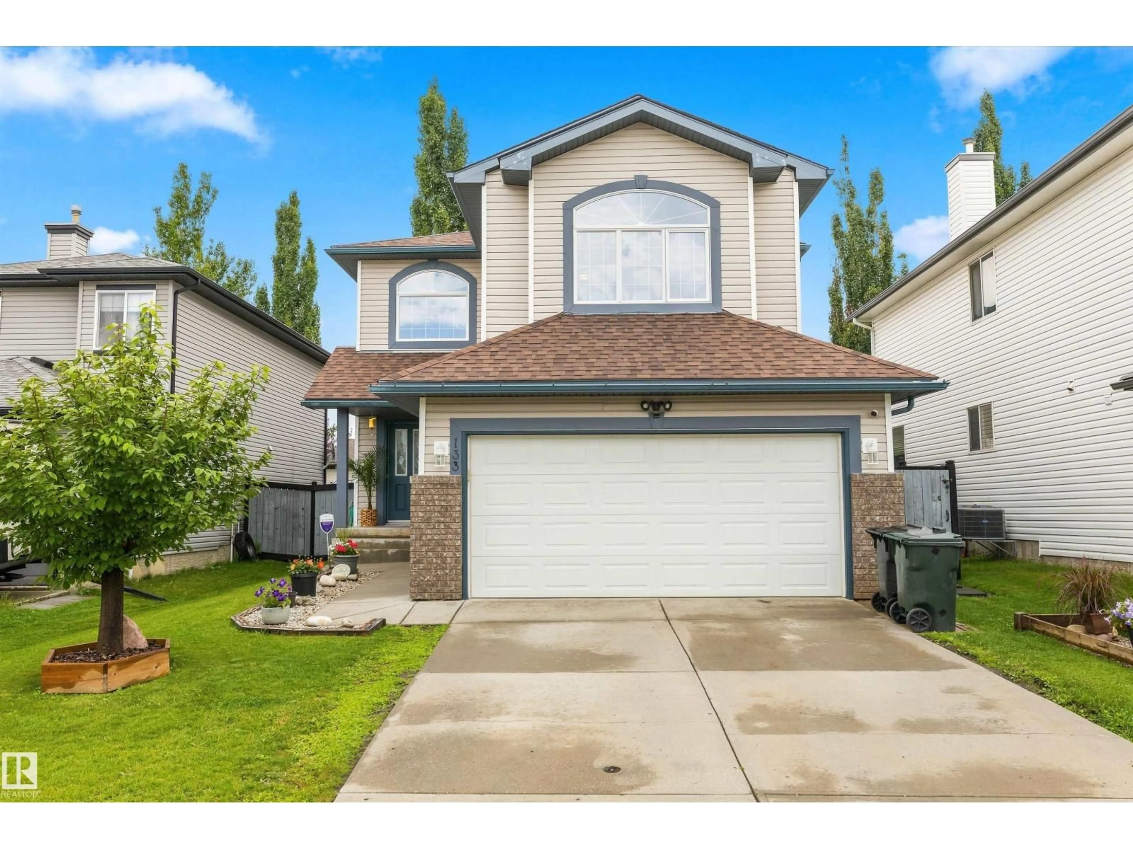 Home with vinyl exterior material, street for 133 GREYSTONE CR, Spruce Grove Alberta T7X0A7