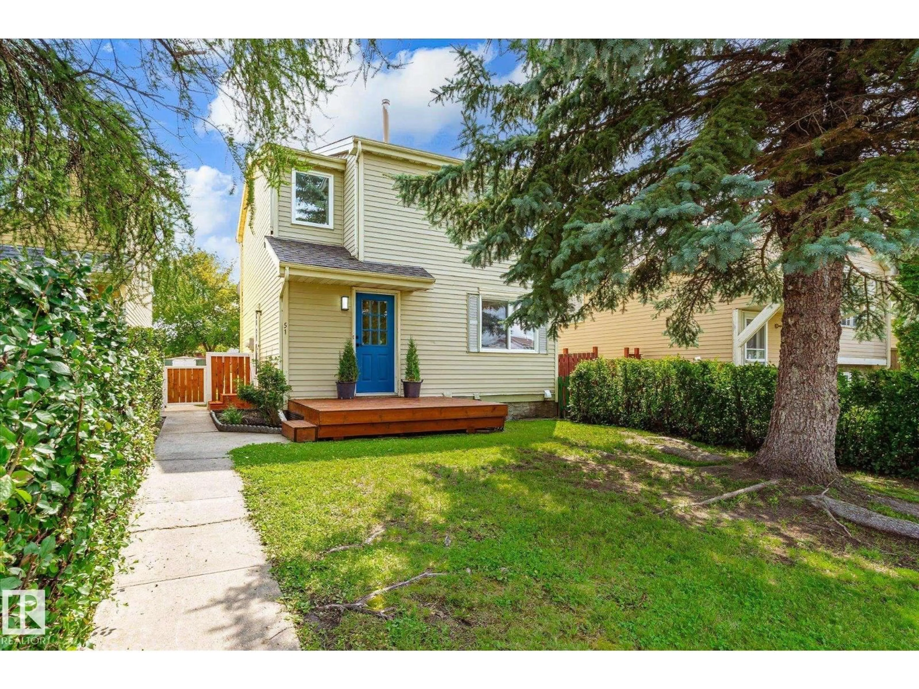Home with vinyl exterior material, street for 51 BIRCH DR, Gibbons Alberta T0A1N0