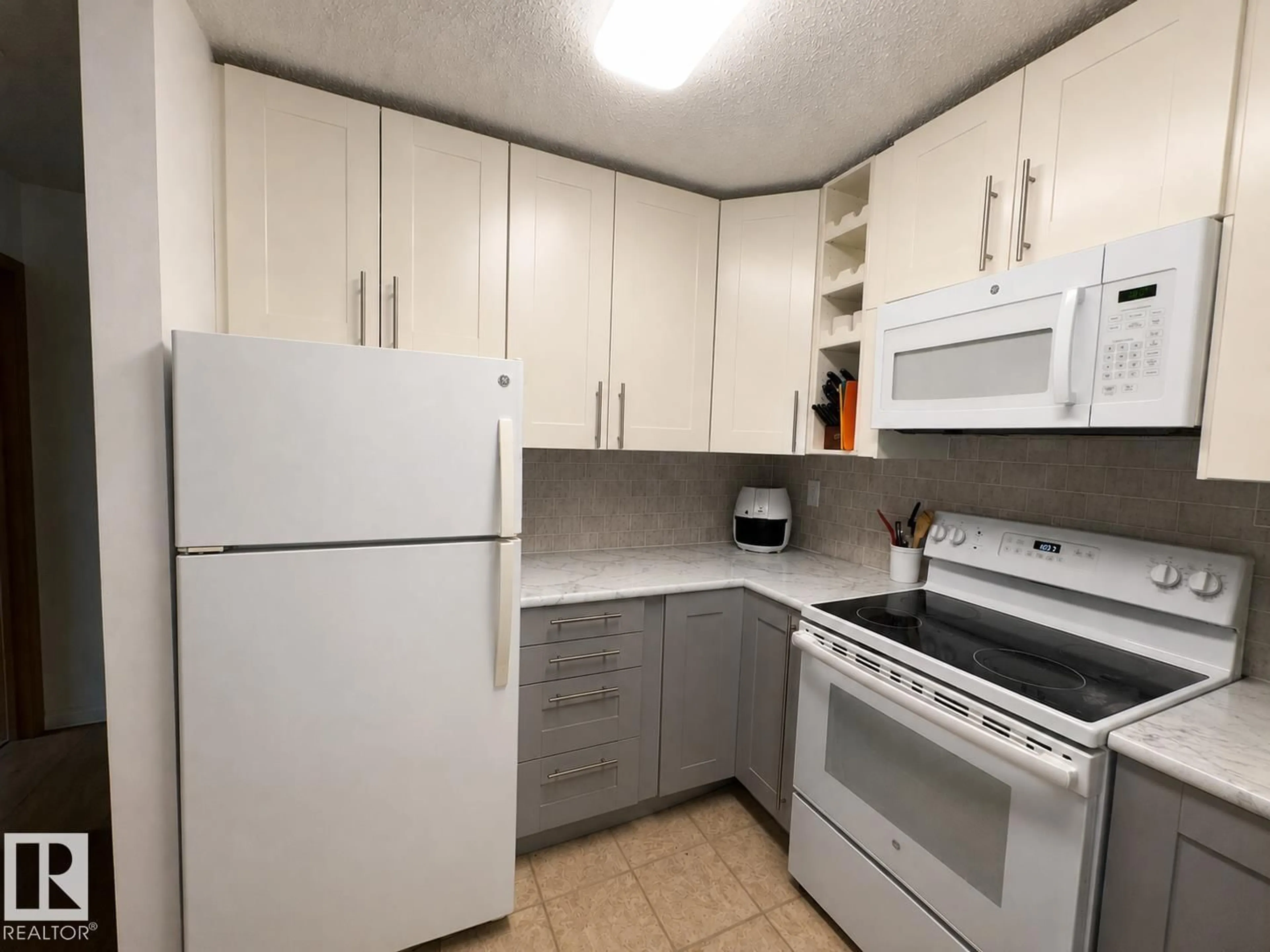 Standard kitchen, unknown for 302 - 44 ALPINE PL, St. Albert Alberta T8N3Y2
