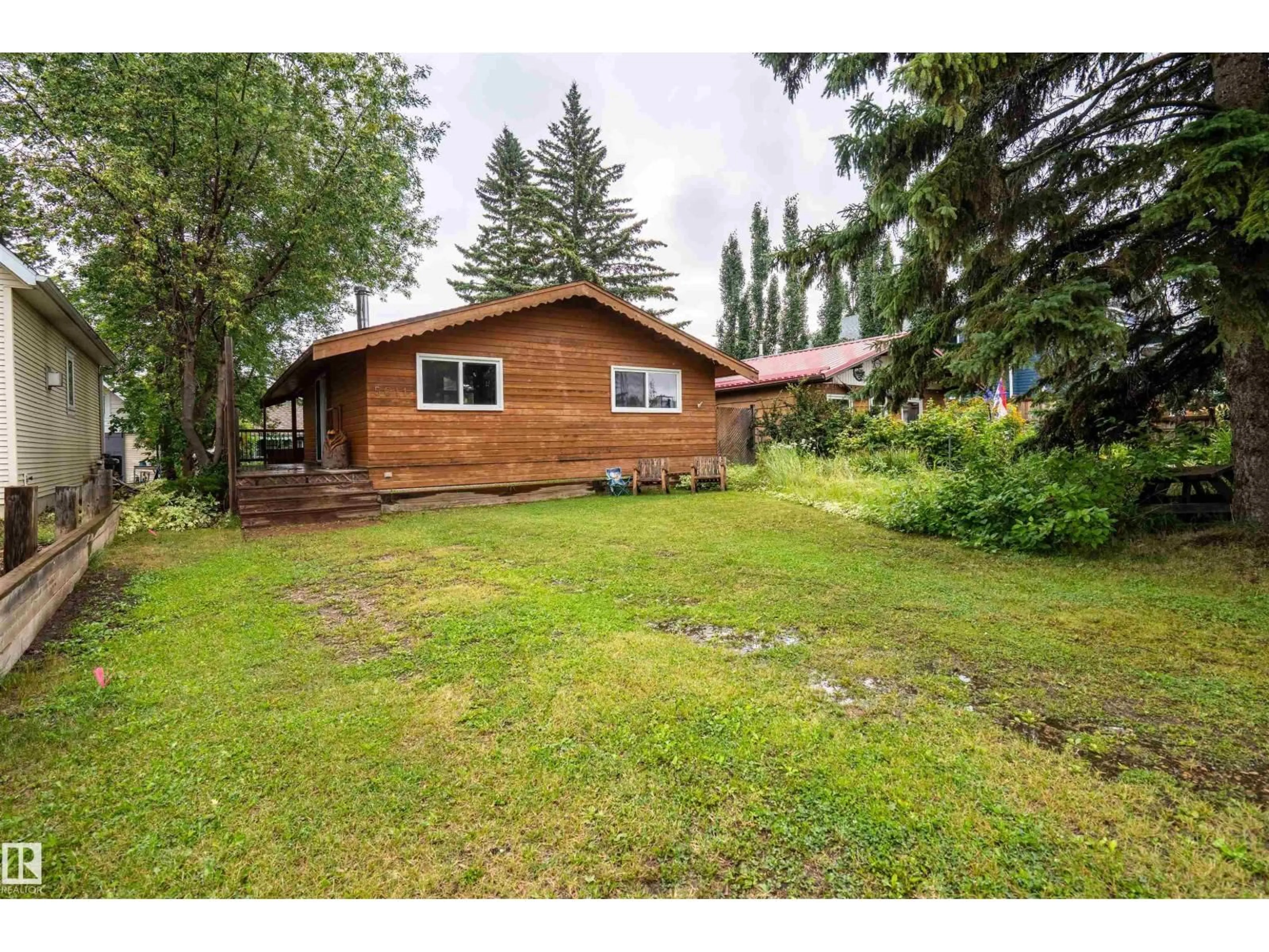 Unknown for 5011 38 STREET, Sylvan Lake Alberta T4S1B6