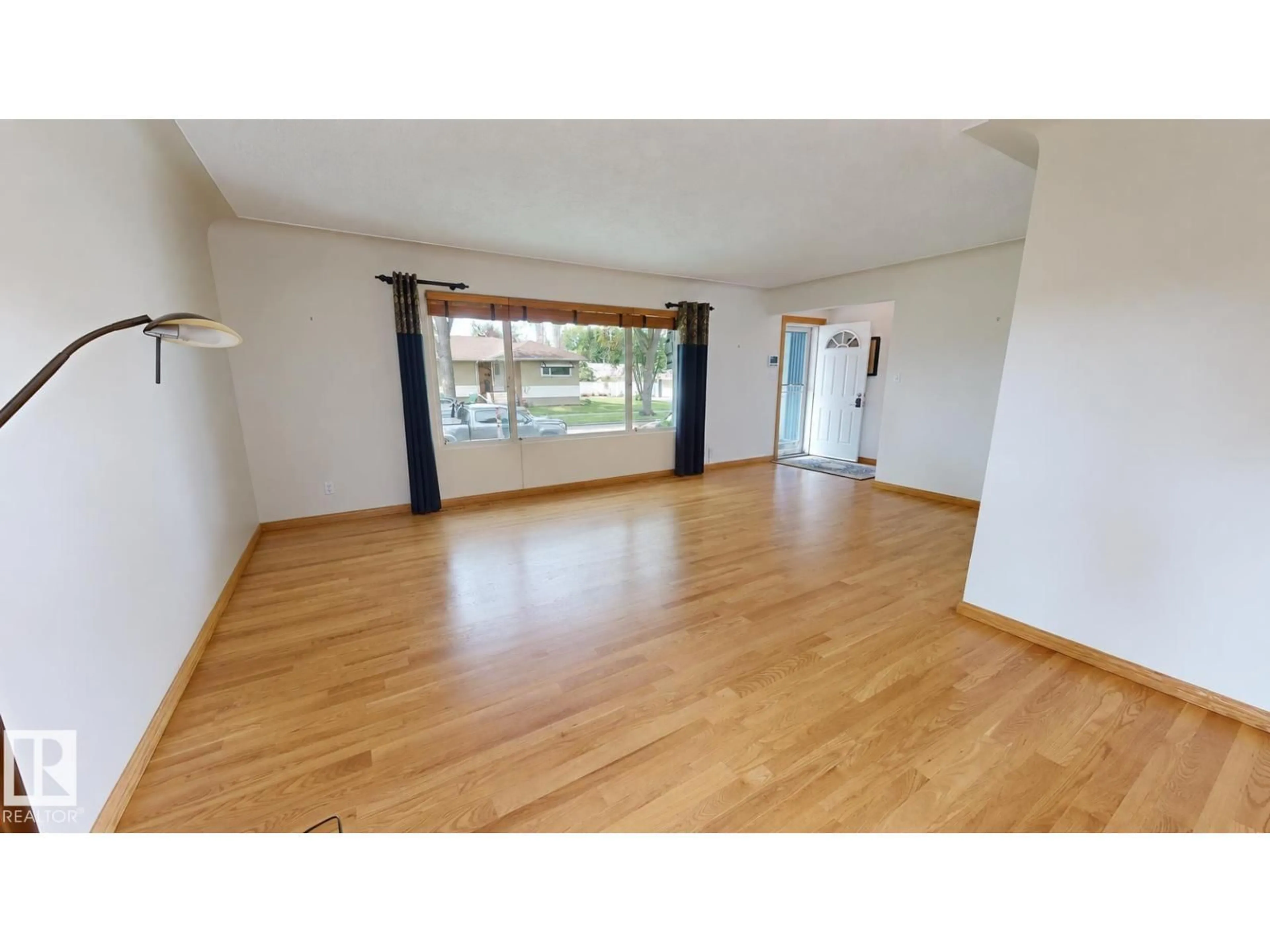 A pic of a room for 9503 77 ST, Edmonton Alberta T6C2M8