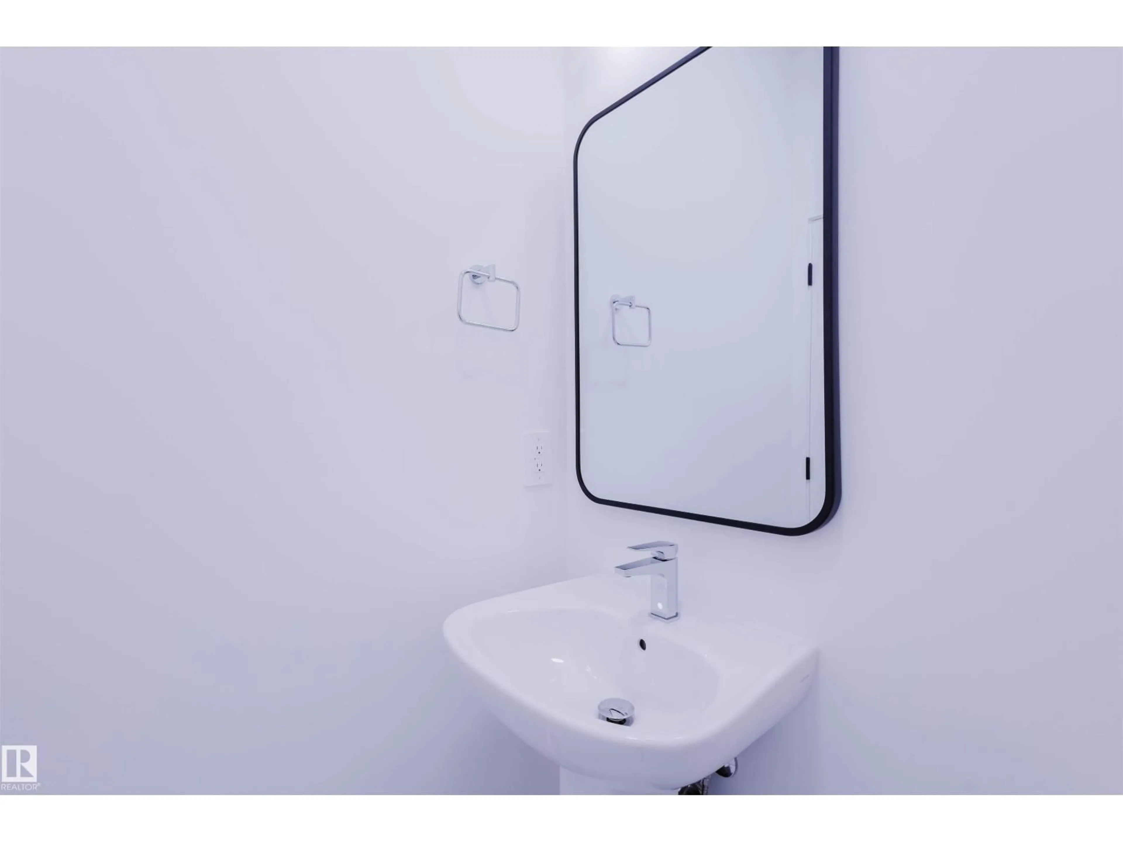 Standard bathroom, floor is not visible for 8249 KIRIAK LO SW, Edmonton Alberta T6W5S2