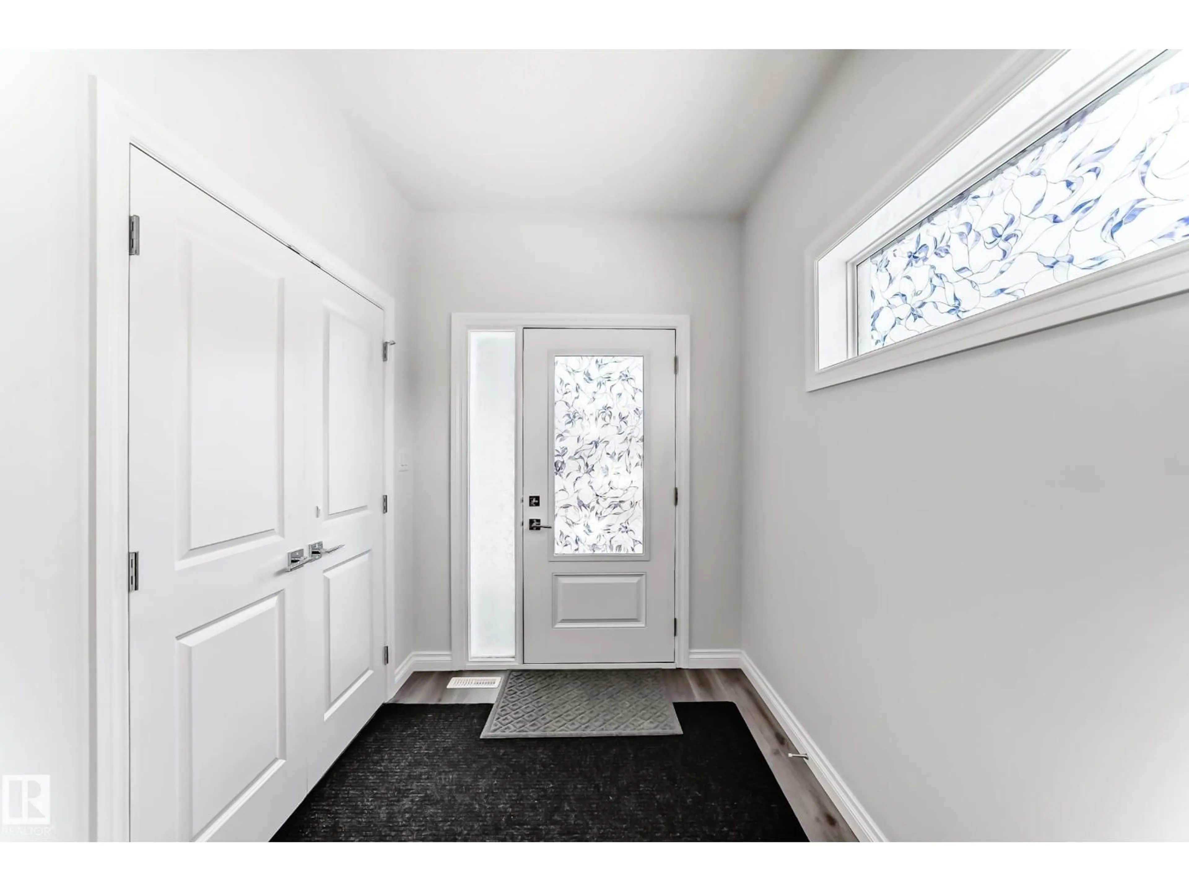 Indoor entryway for SW - 7035 CHIVERS LO, Edmonton Alberta T6W3Y7