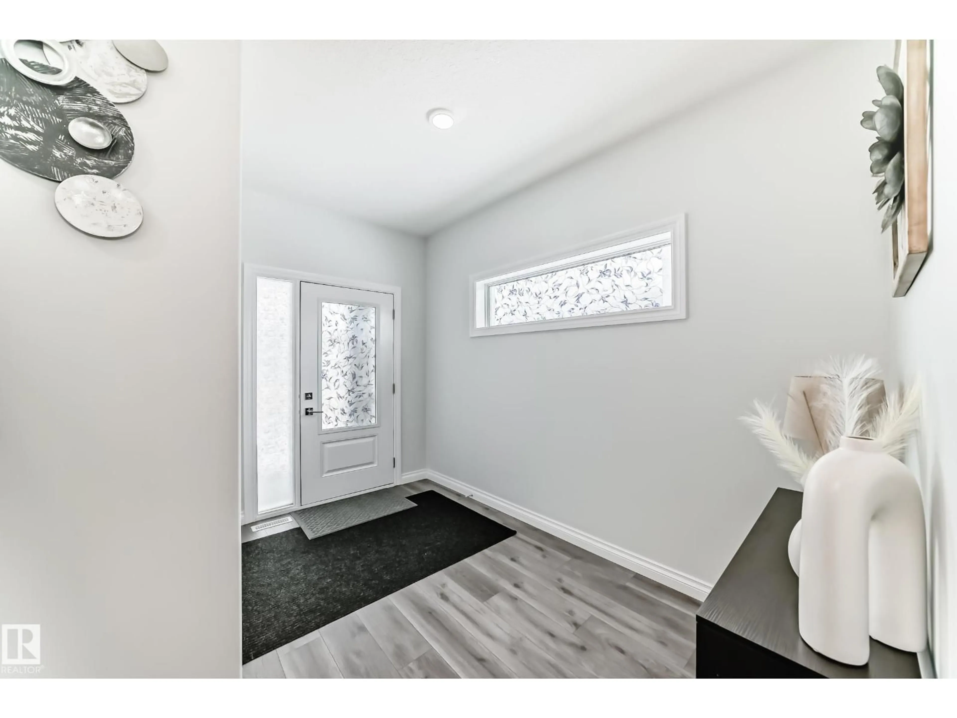 Indoor entryway for SW - 7035 CHIVERS LO, Edmonton Alberta T6W3Y7