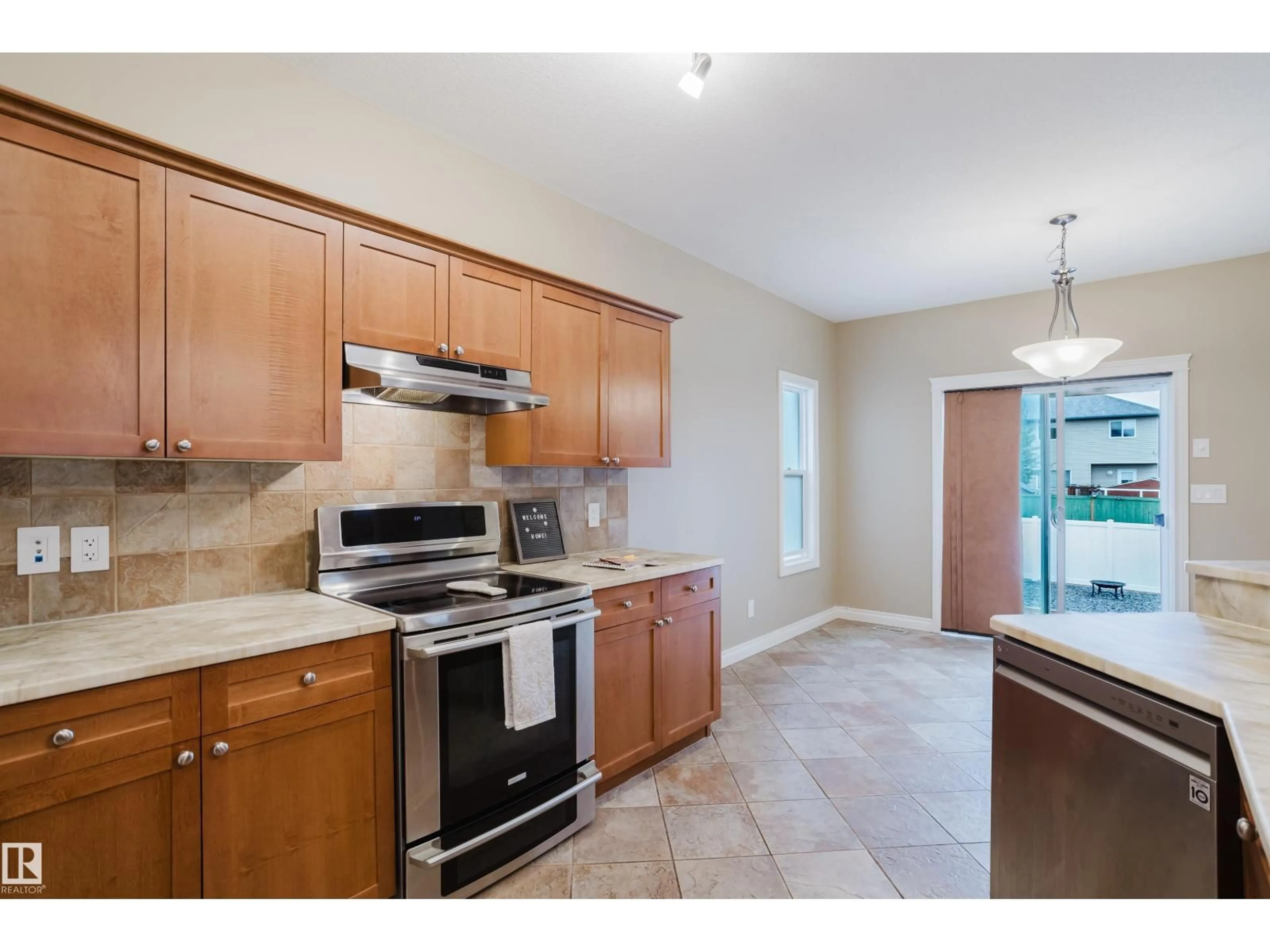 Standard kitchen, unknown for 652 CRIMSON DR, Sherwood Park Alberta T8H0B1