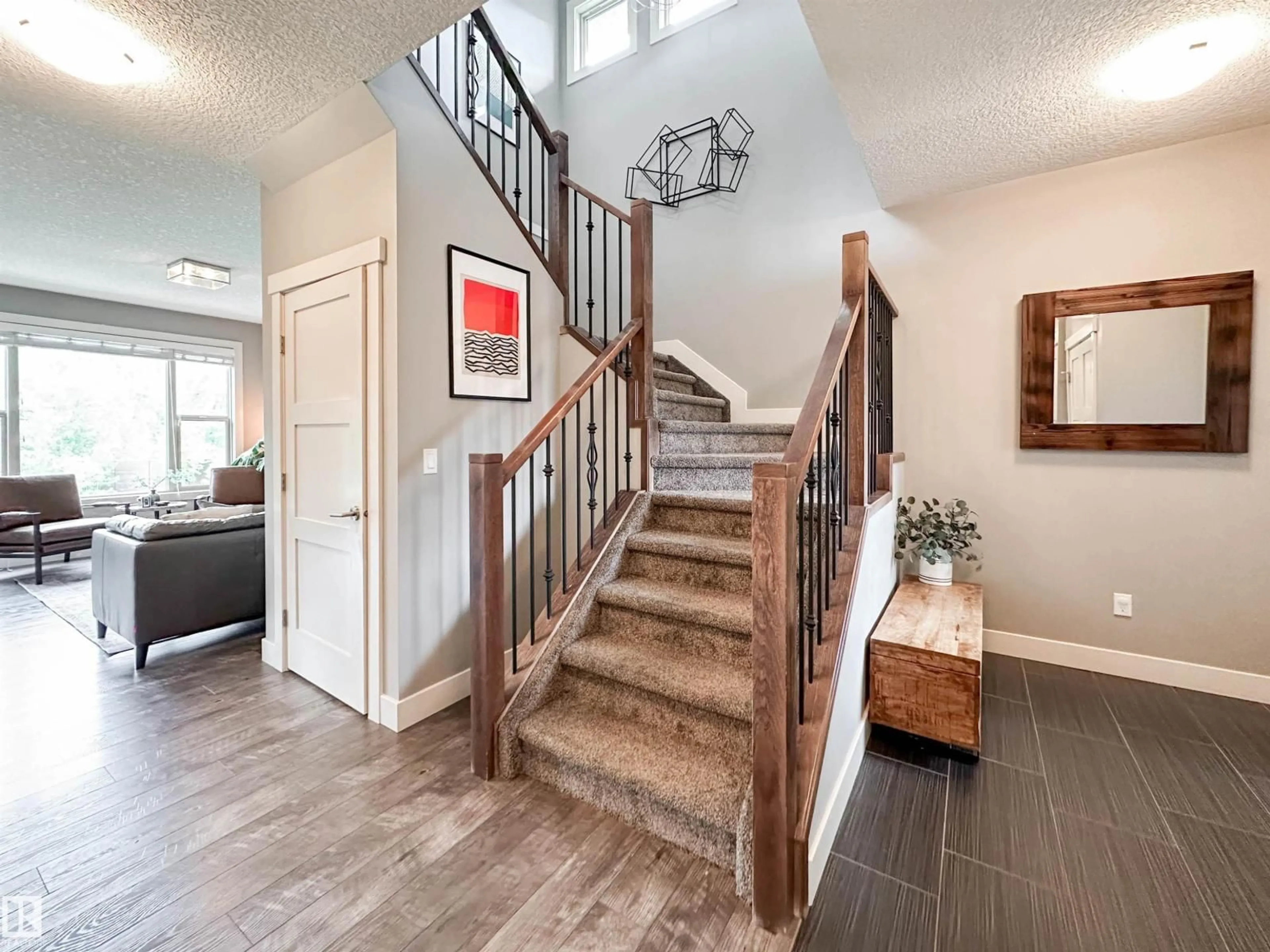 Indoor entryway for 54 KENSINGTON CL, Spruce Grove Alberta T7X0S9