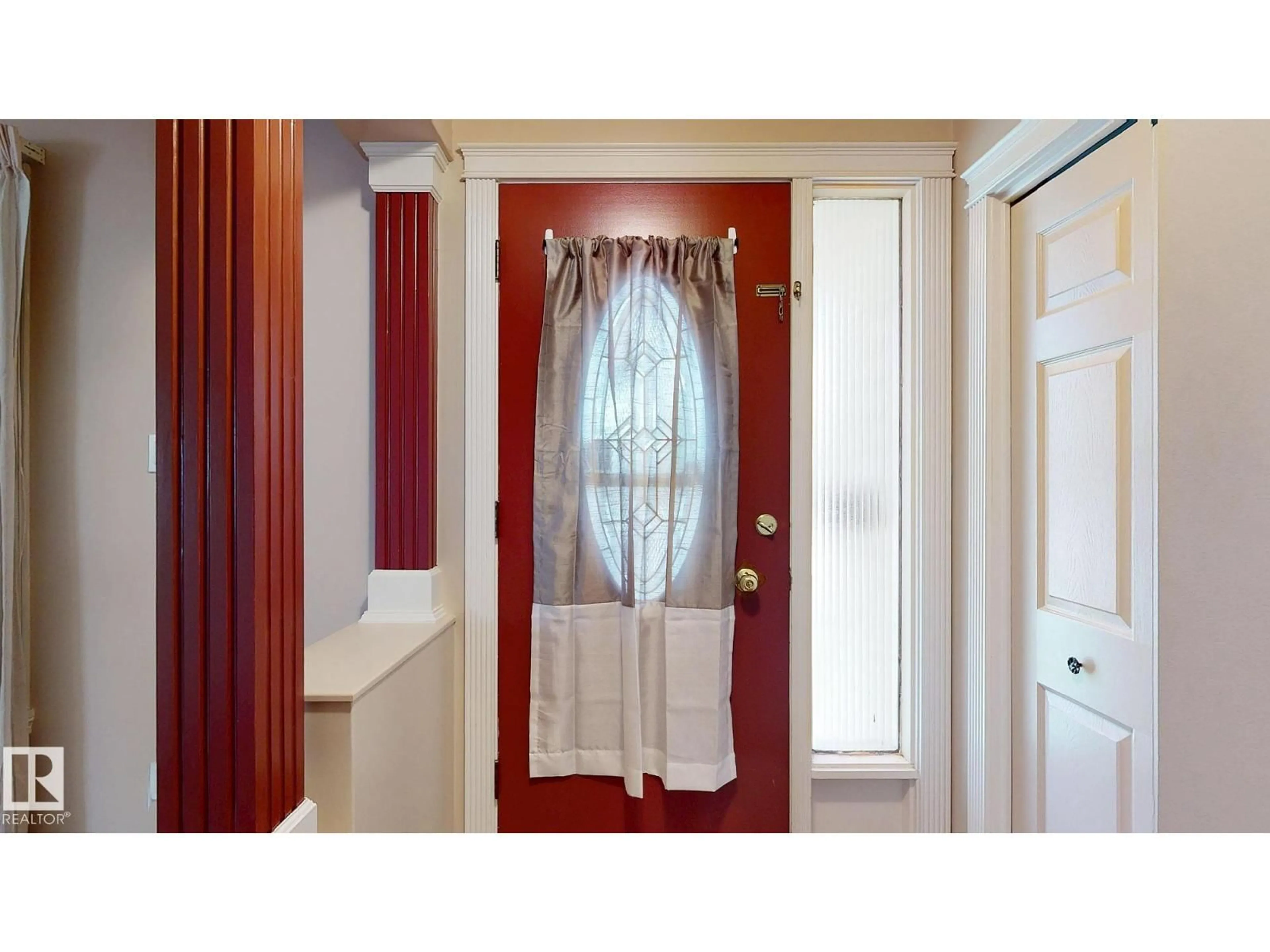 Indoor entryway for NW - 11031 152 ST, Edmonton Alberta T5P1Z9