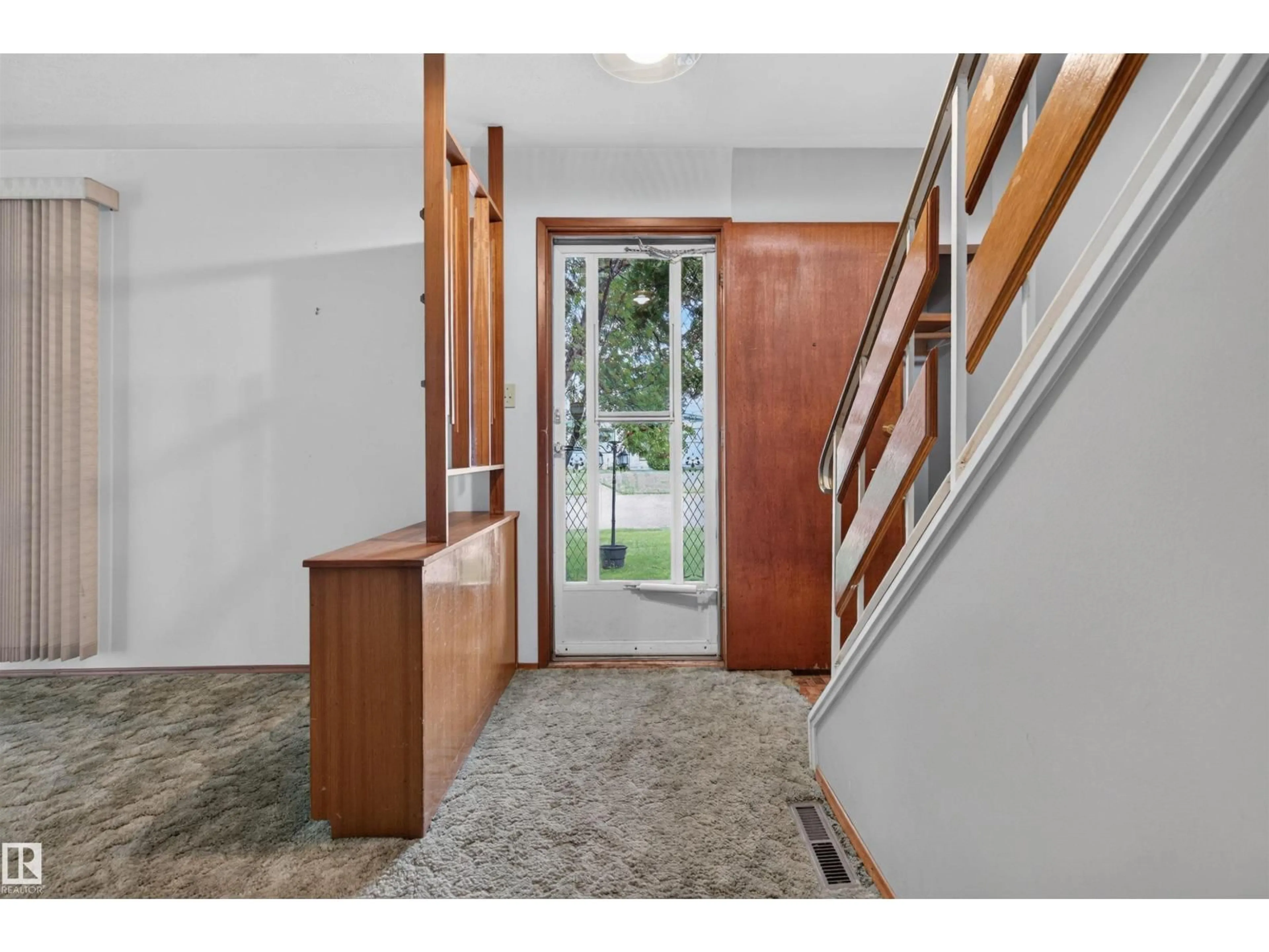 Indoor entryway for NW - 4132 113 ST, Edmonton Alberta T6J1L1