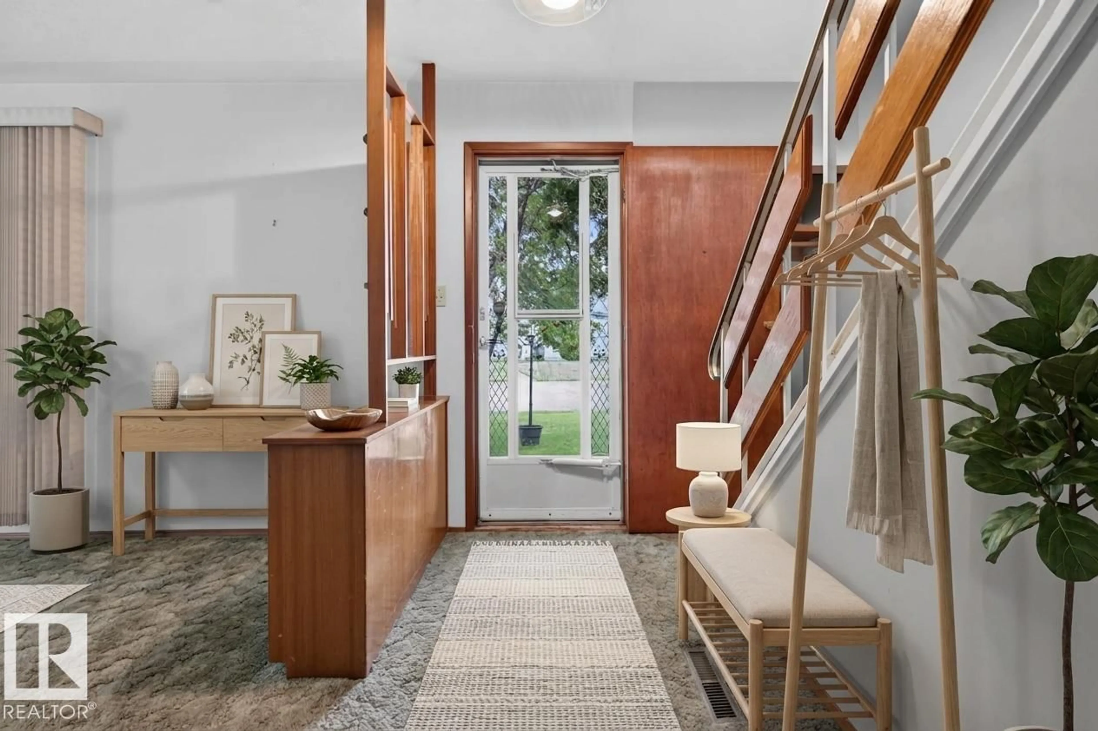 Indoor entryway for NW - 4132 113 ST, Edmonton Alberta T6J1L1