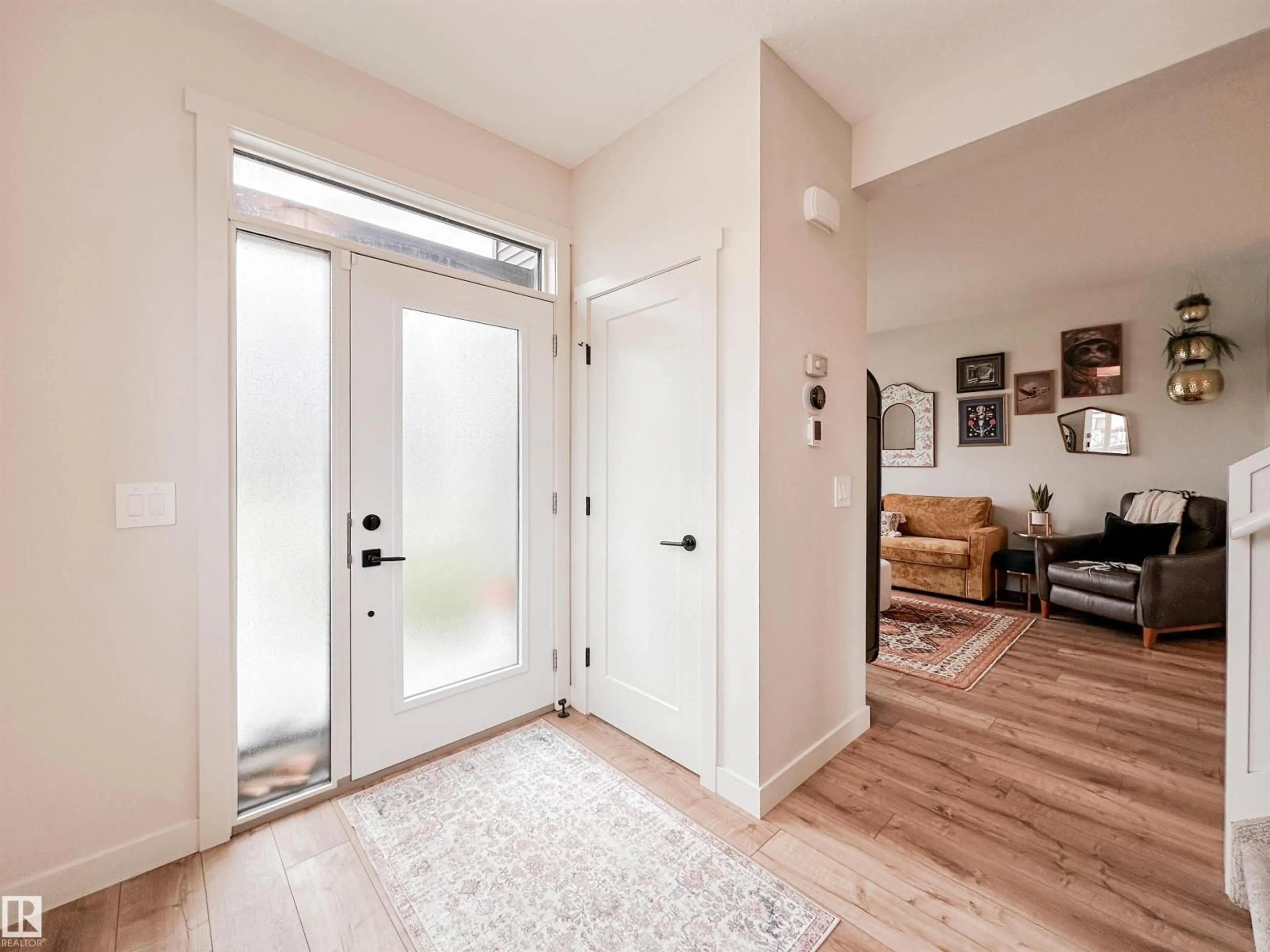 Indoor entryway for 356 JENSEN LAKES BV, St. Albert Alberta T8N7H5